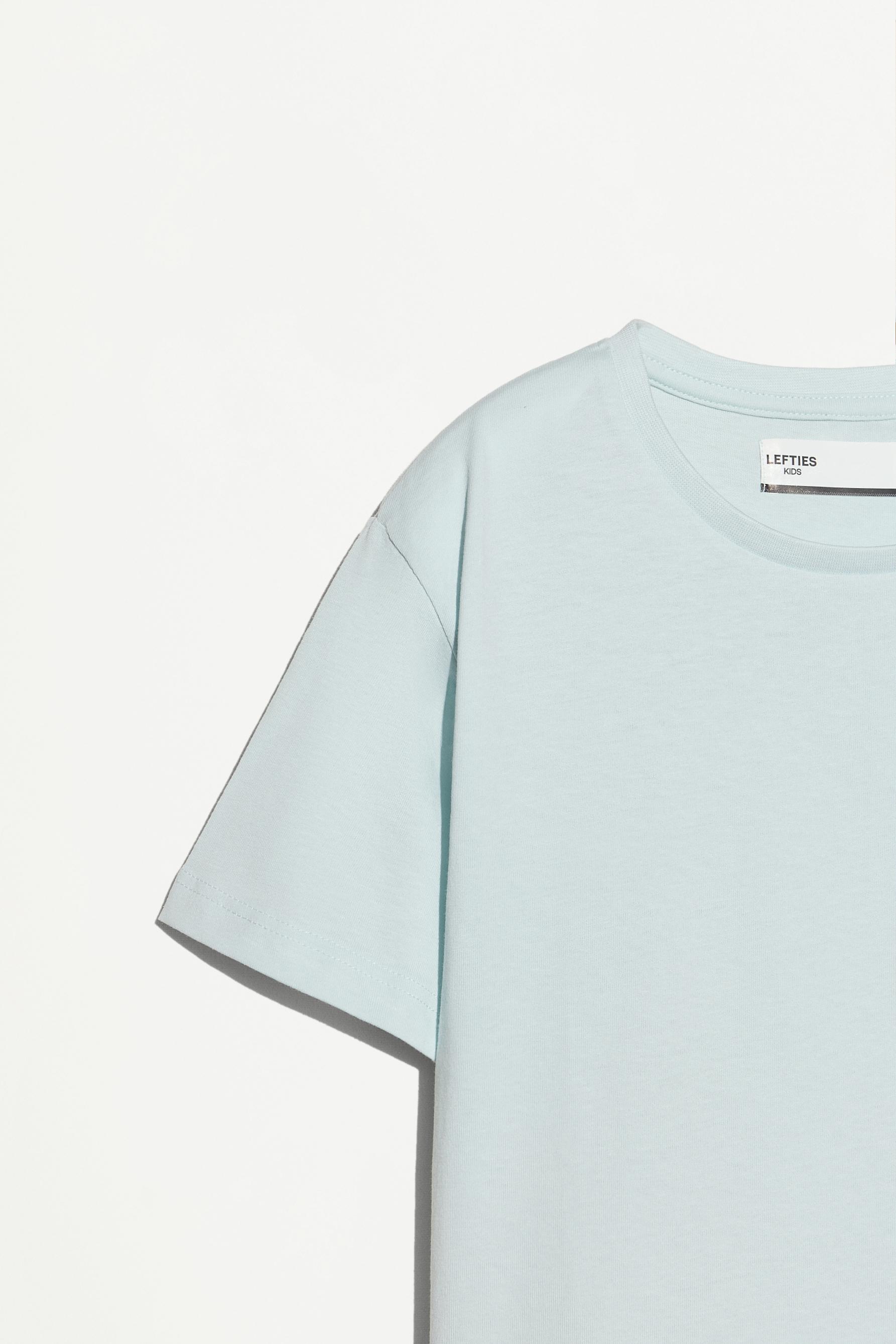 4-pack of plain T-shirts