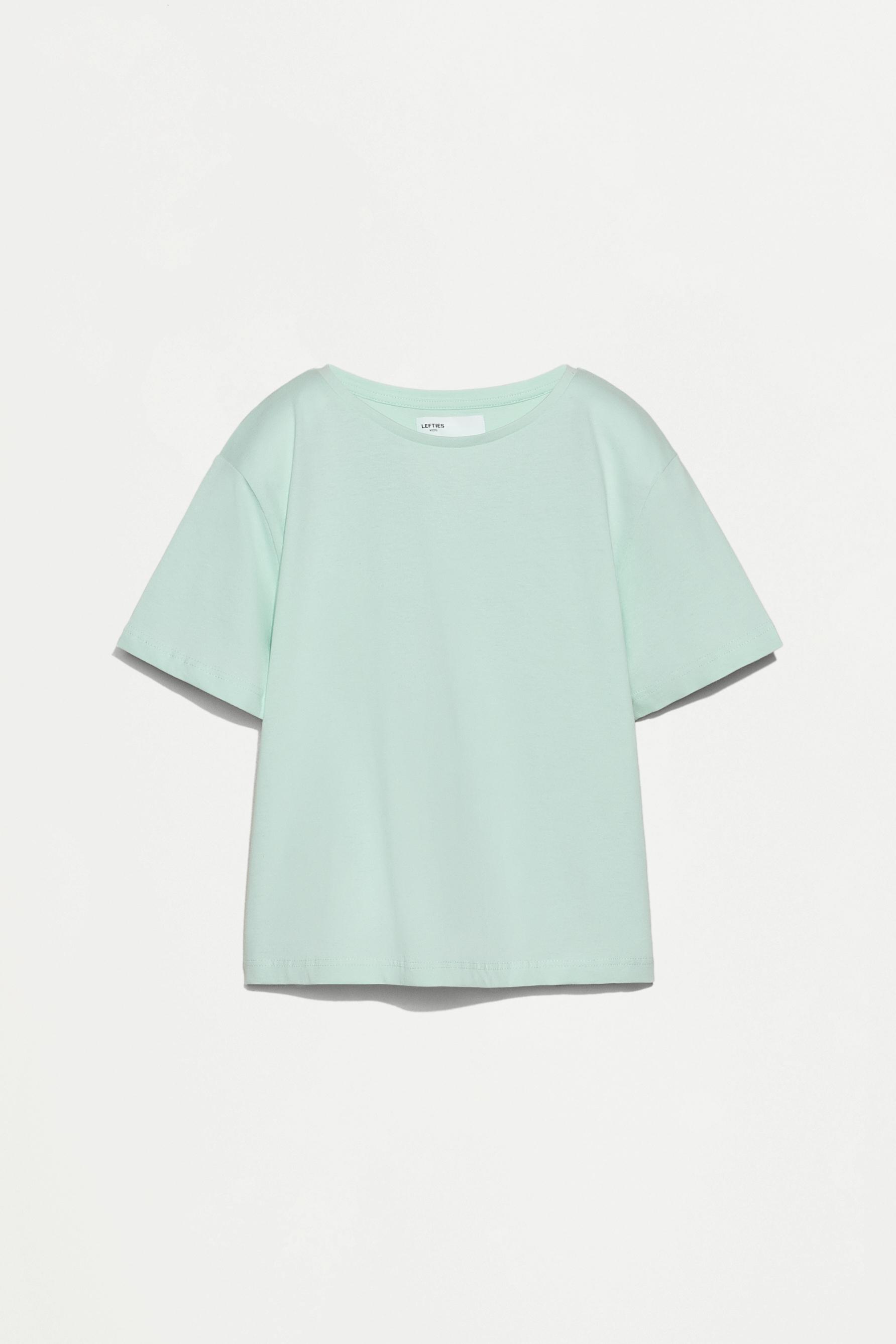 4-pack of plain T-shirts