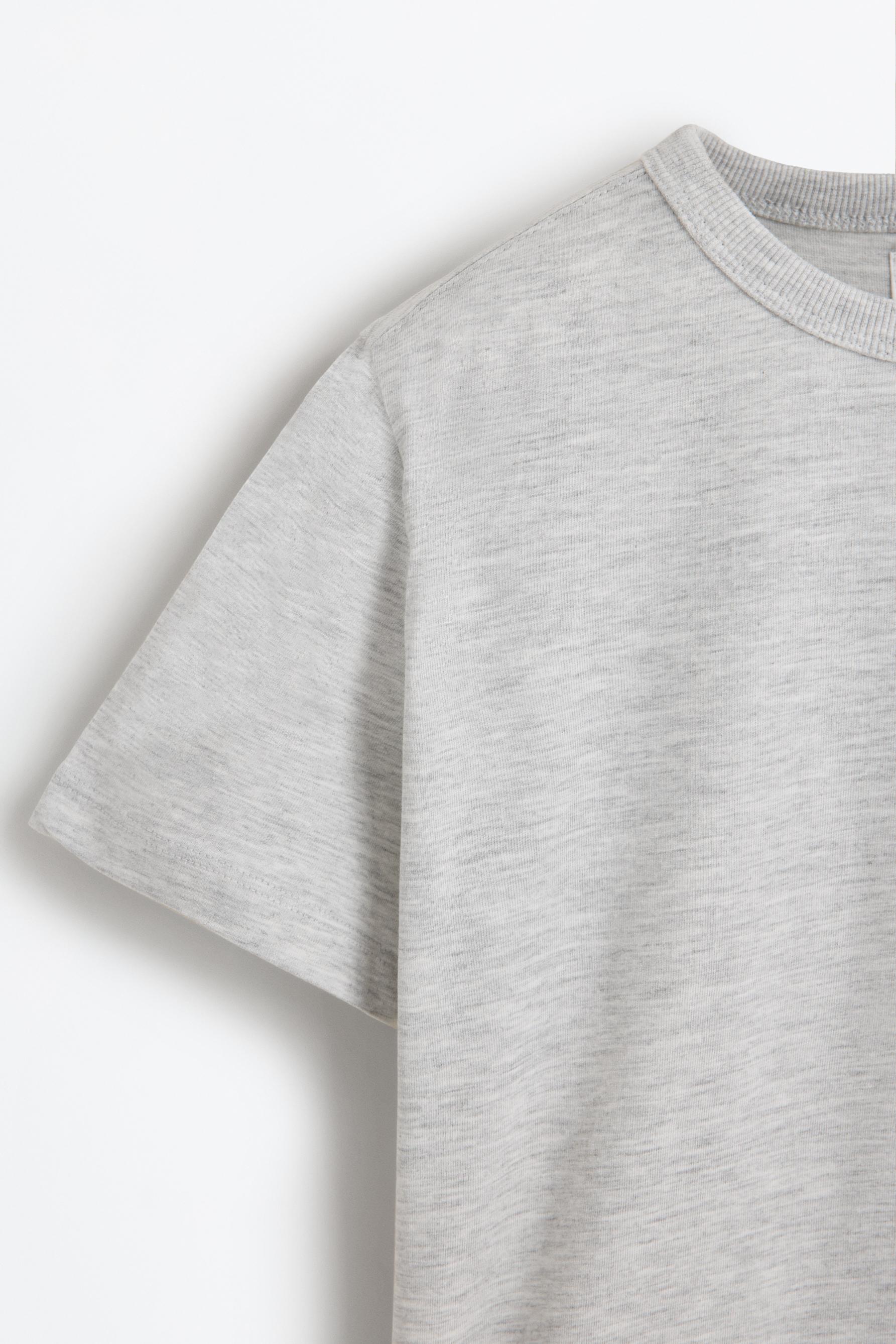 4-pack of plain T-shirts
