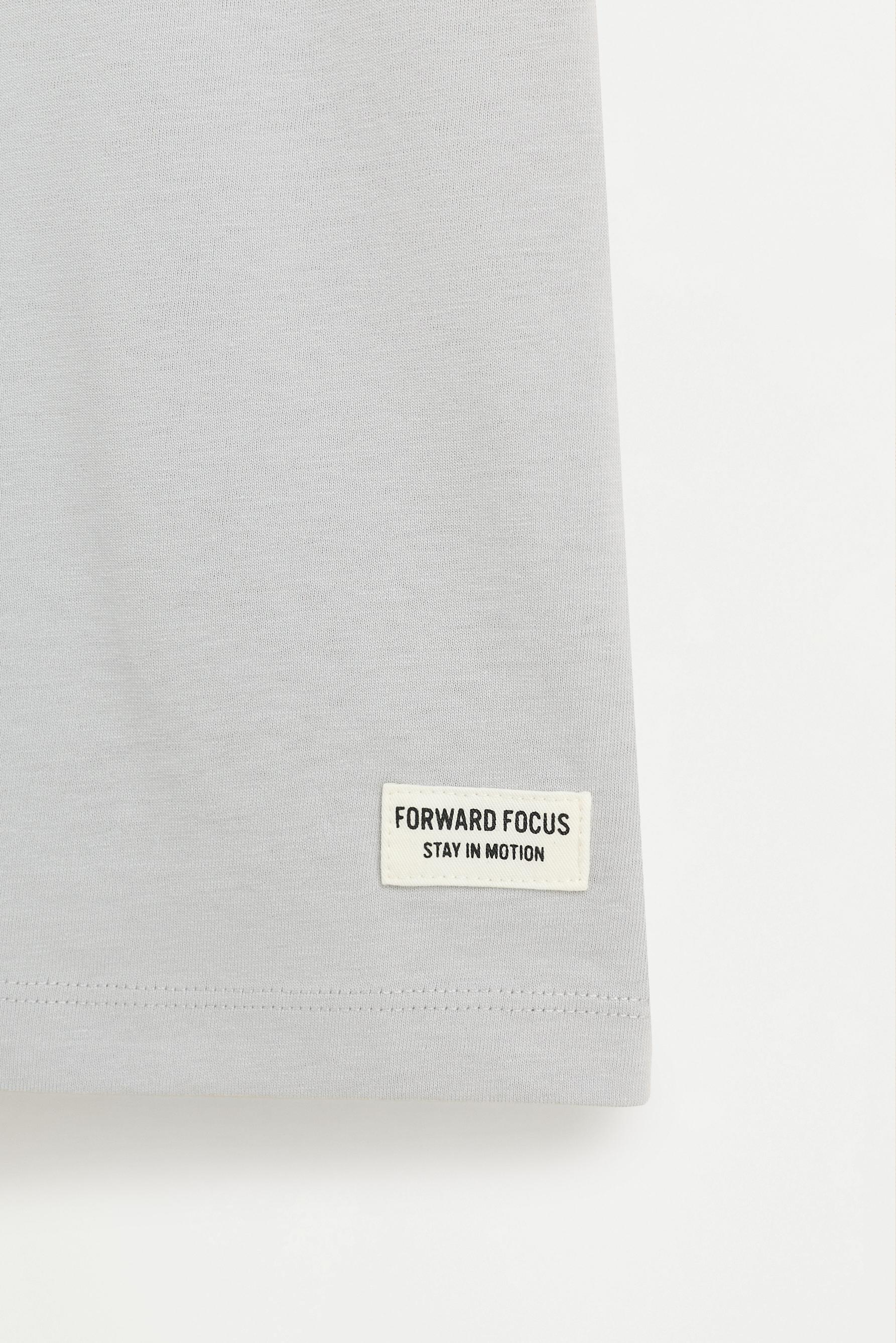 4-pack of plain T-shirts