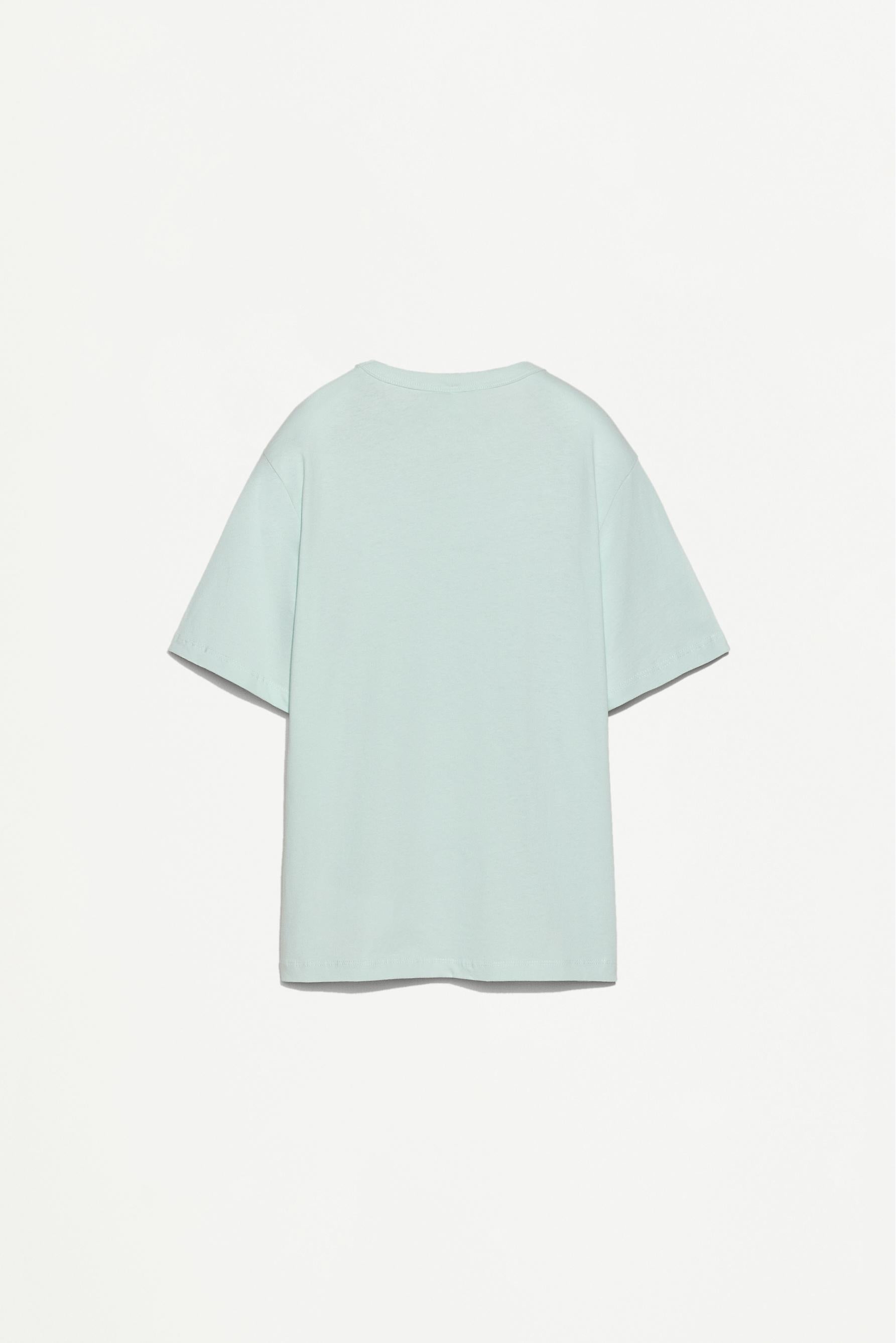 4-pack of plain T-shirts