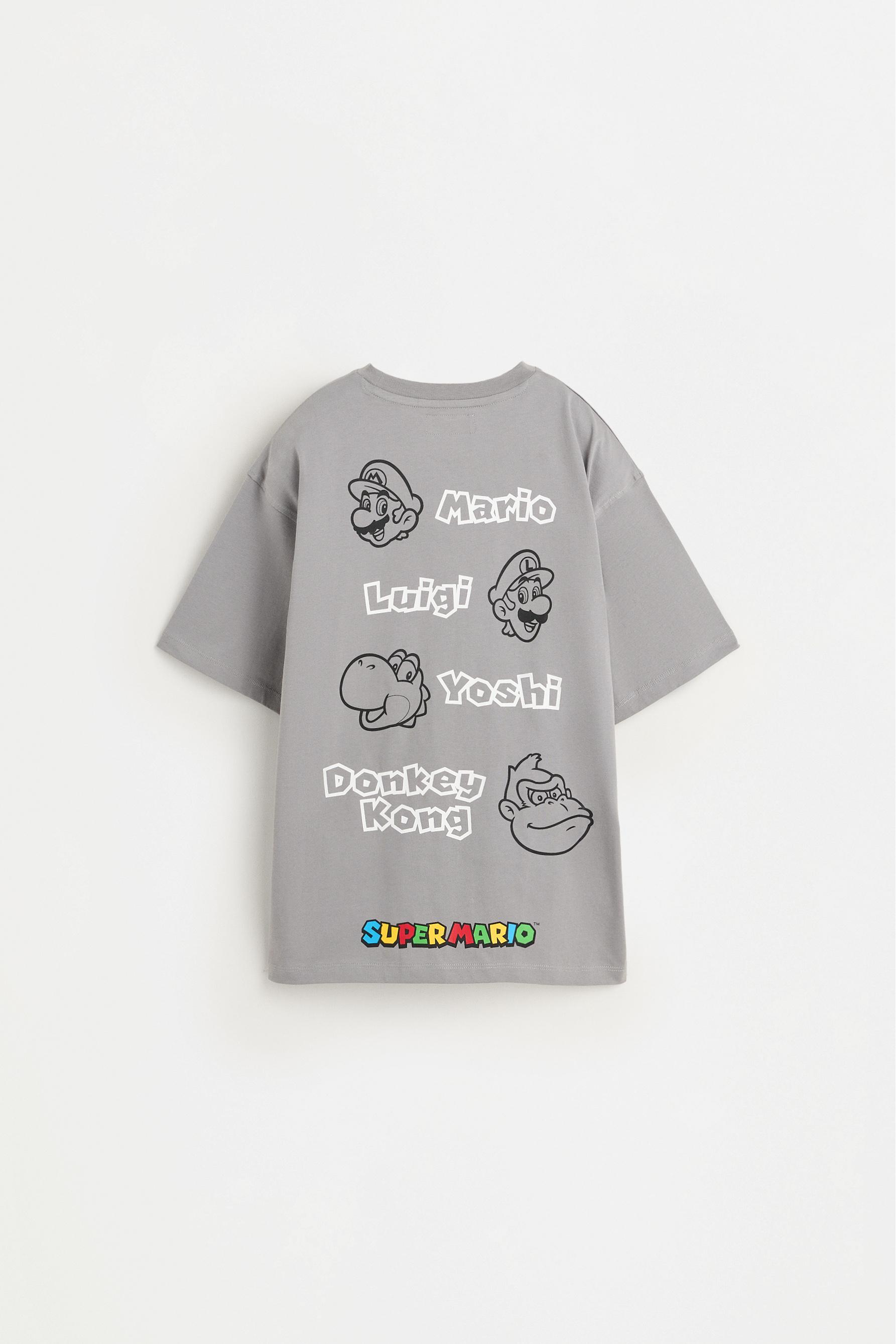 Super Mario Bros Nintendo® T-shirt with a maxi print on the back