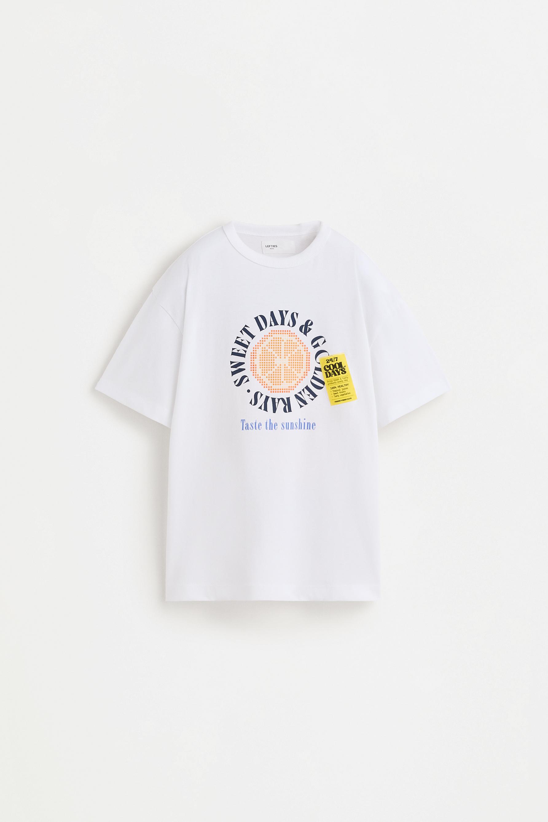 T-shirt with a maxi print on the back