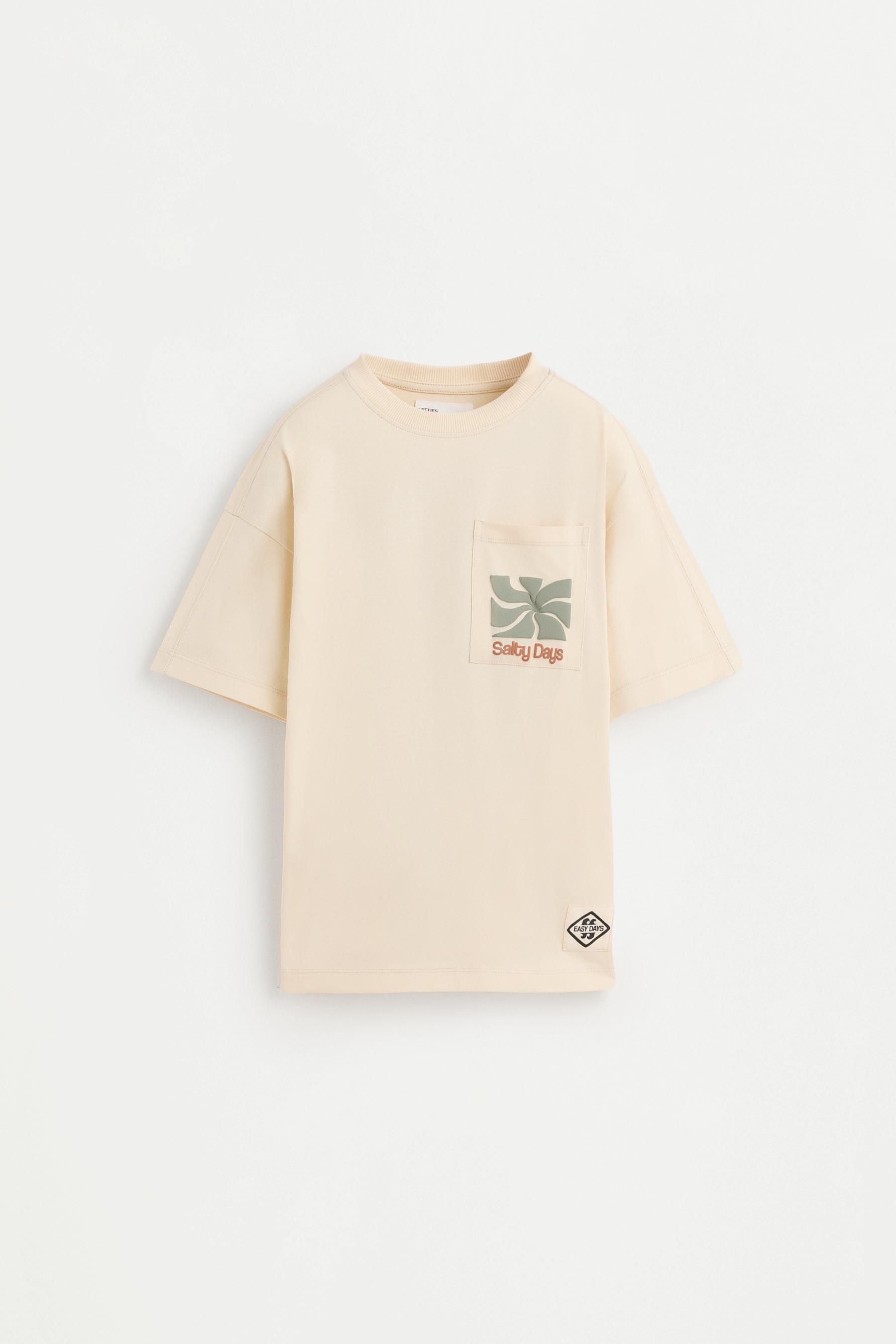 Printed T-shirt with pocket