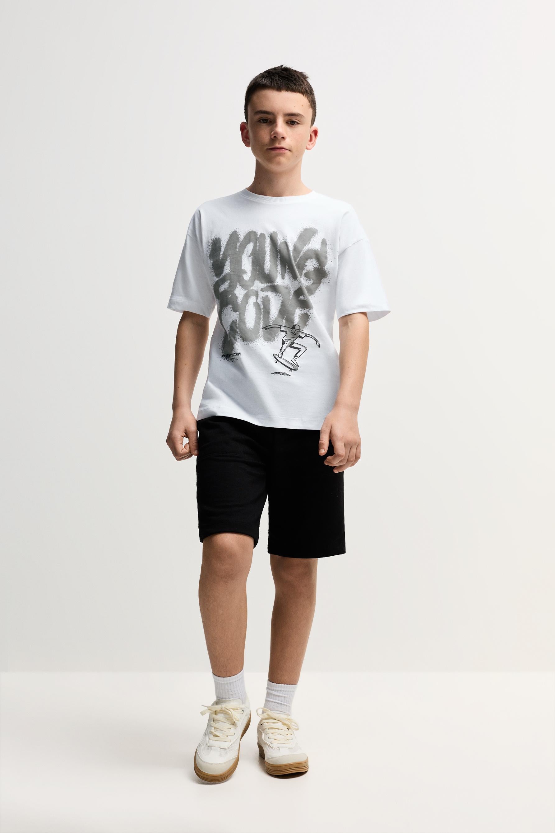 Basic plush Bermuda shorts