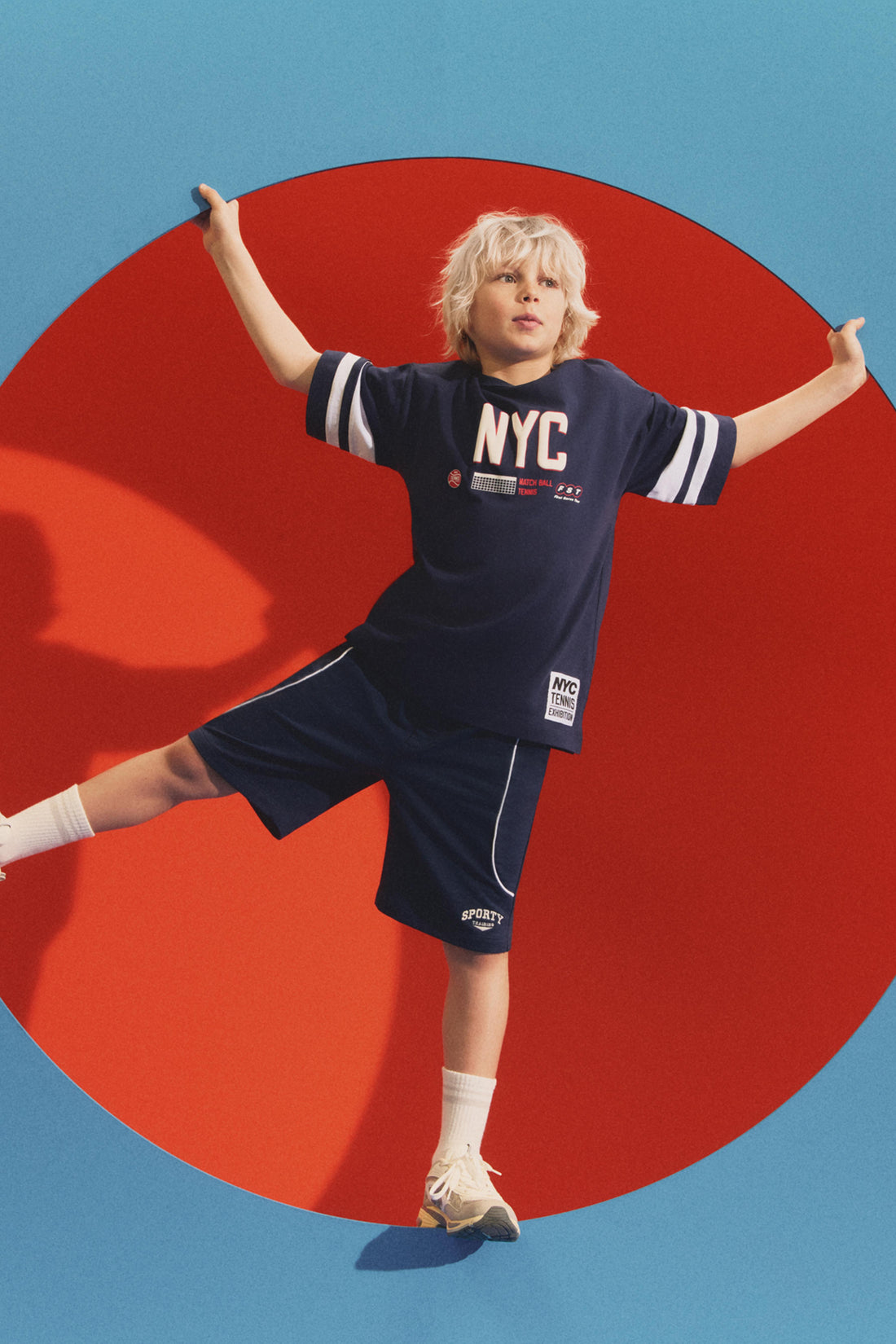 Plush Bermuda shorts with contrast stitching