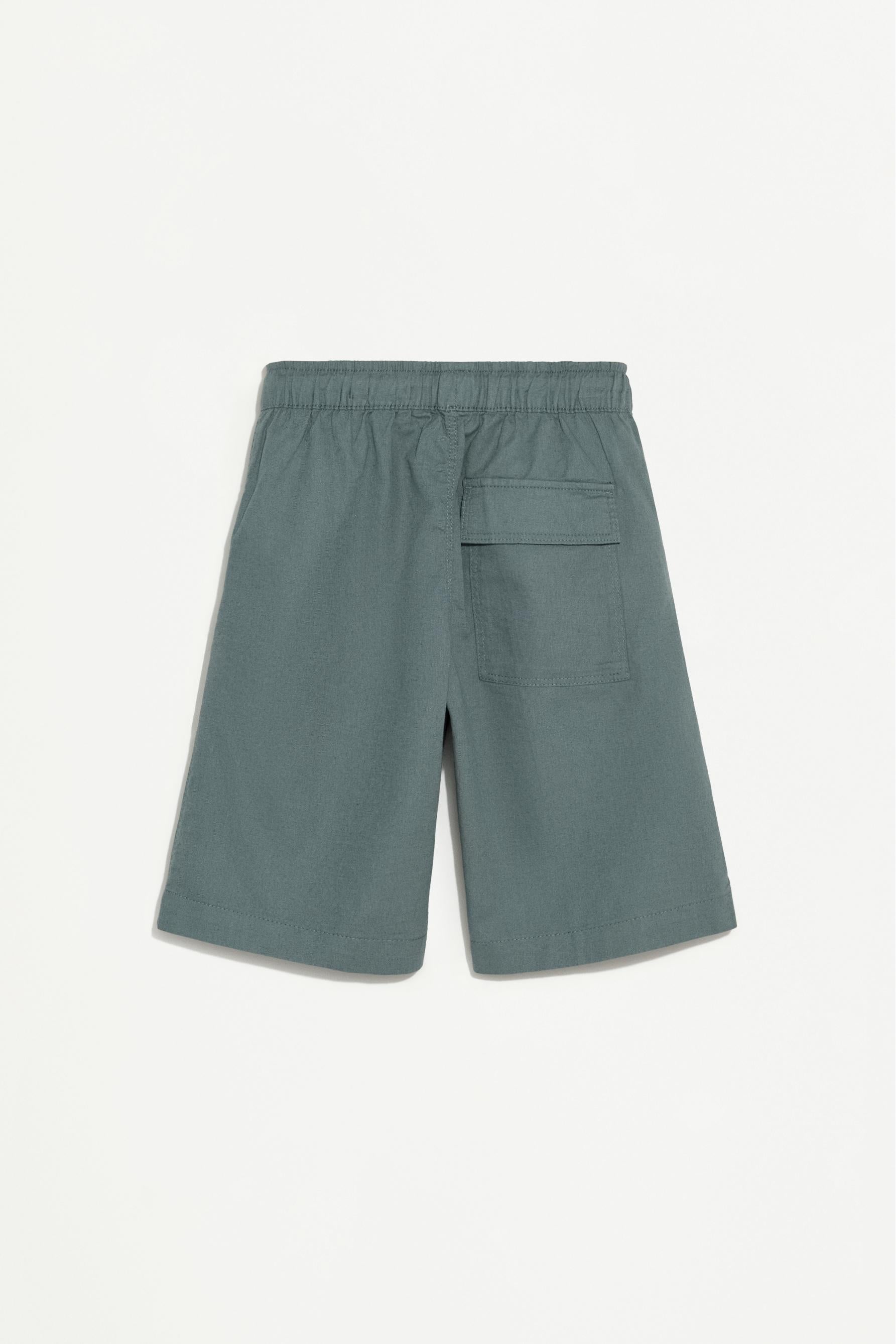 Rustic Bermuda shorts