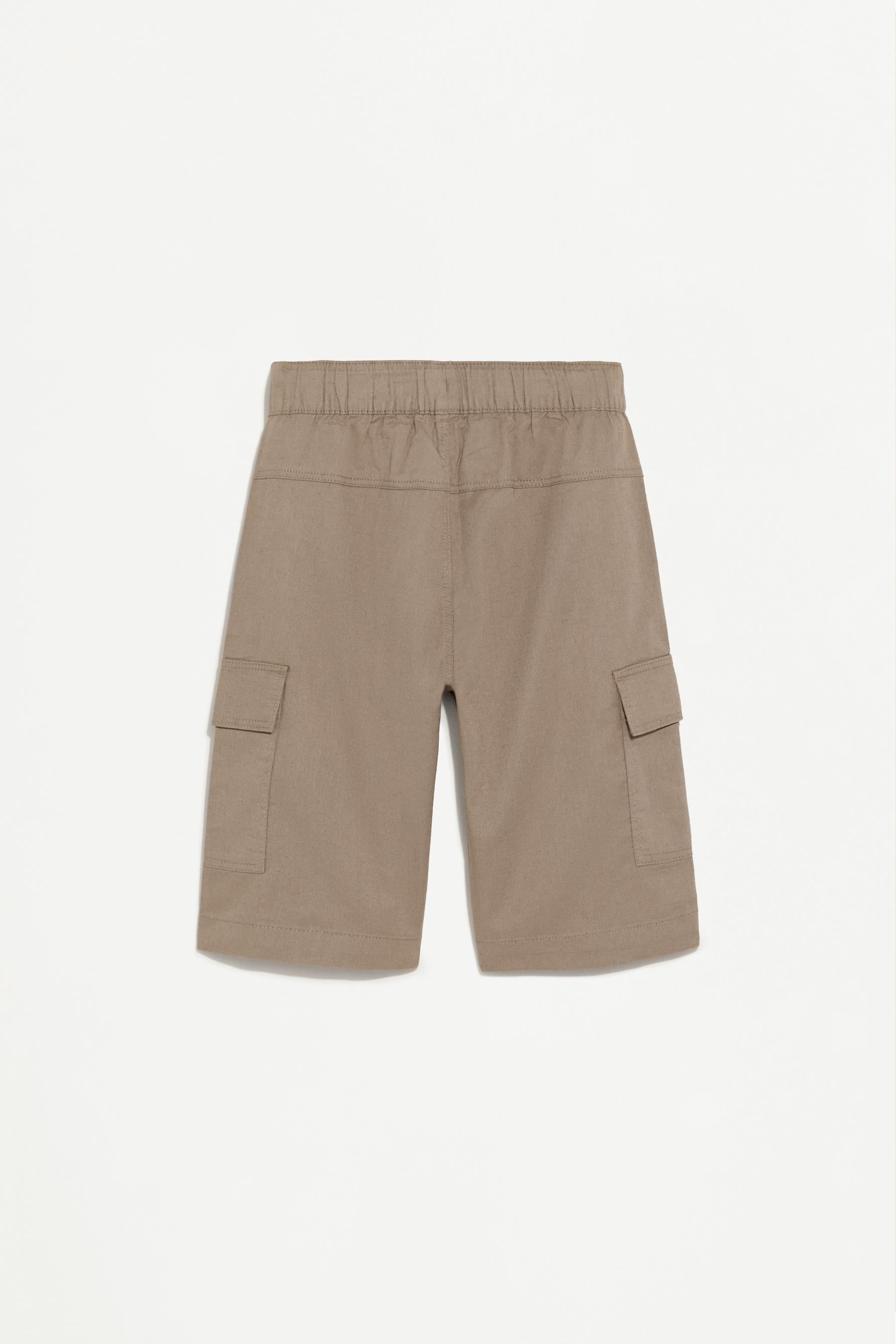 Rustic cargo Bermuda shorts