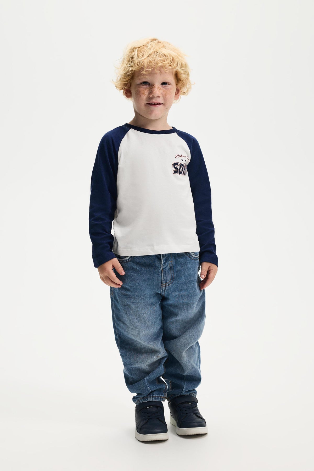 Text raglan sleeve T-shirt