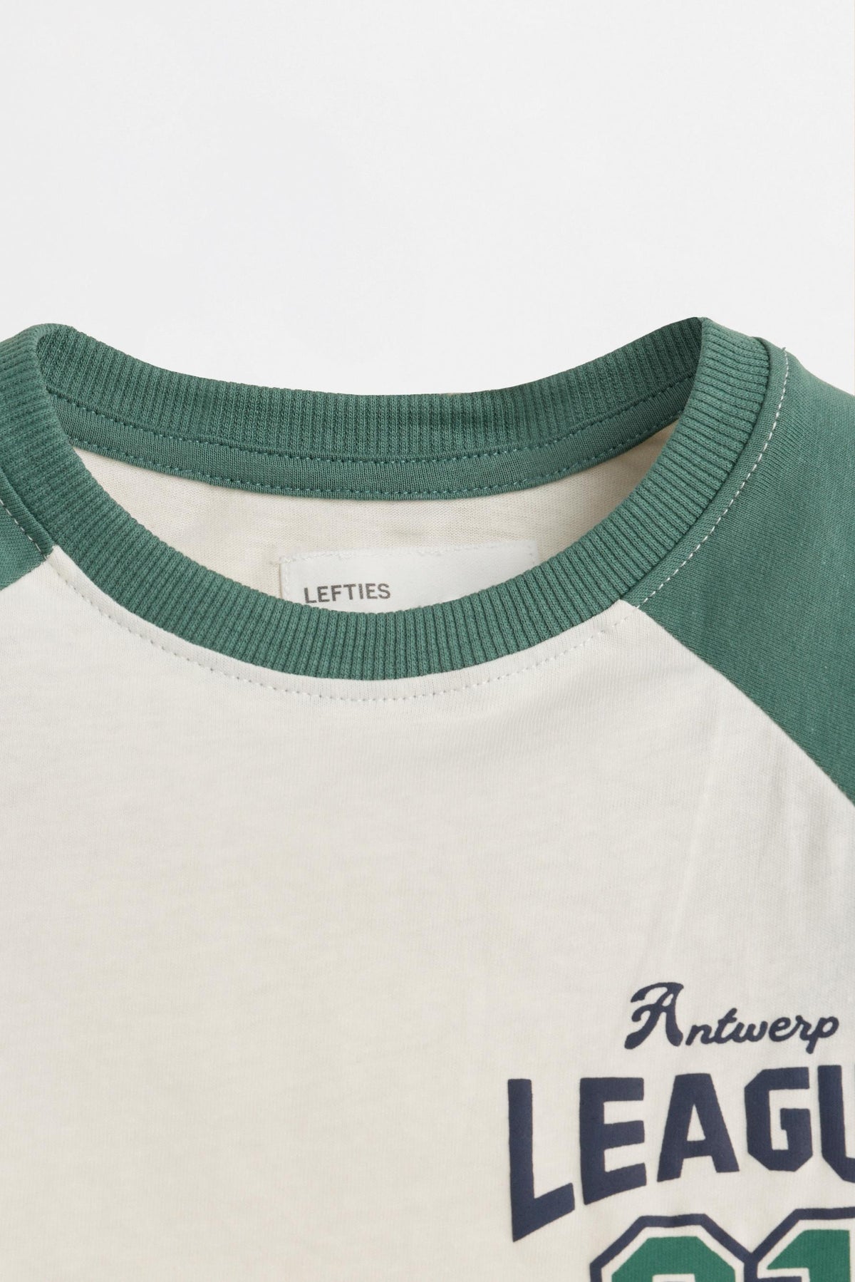 Text raglan sleeve T-shirt