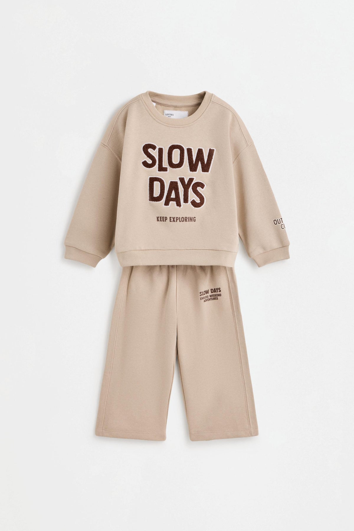 Plush sweatshirt and trousers co-ord