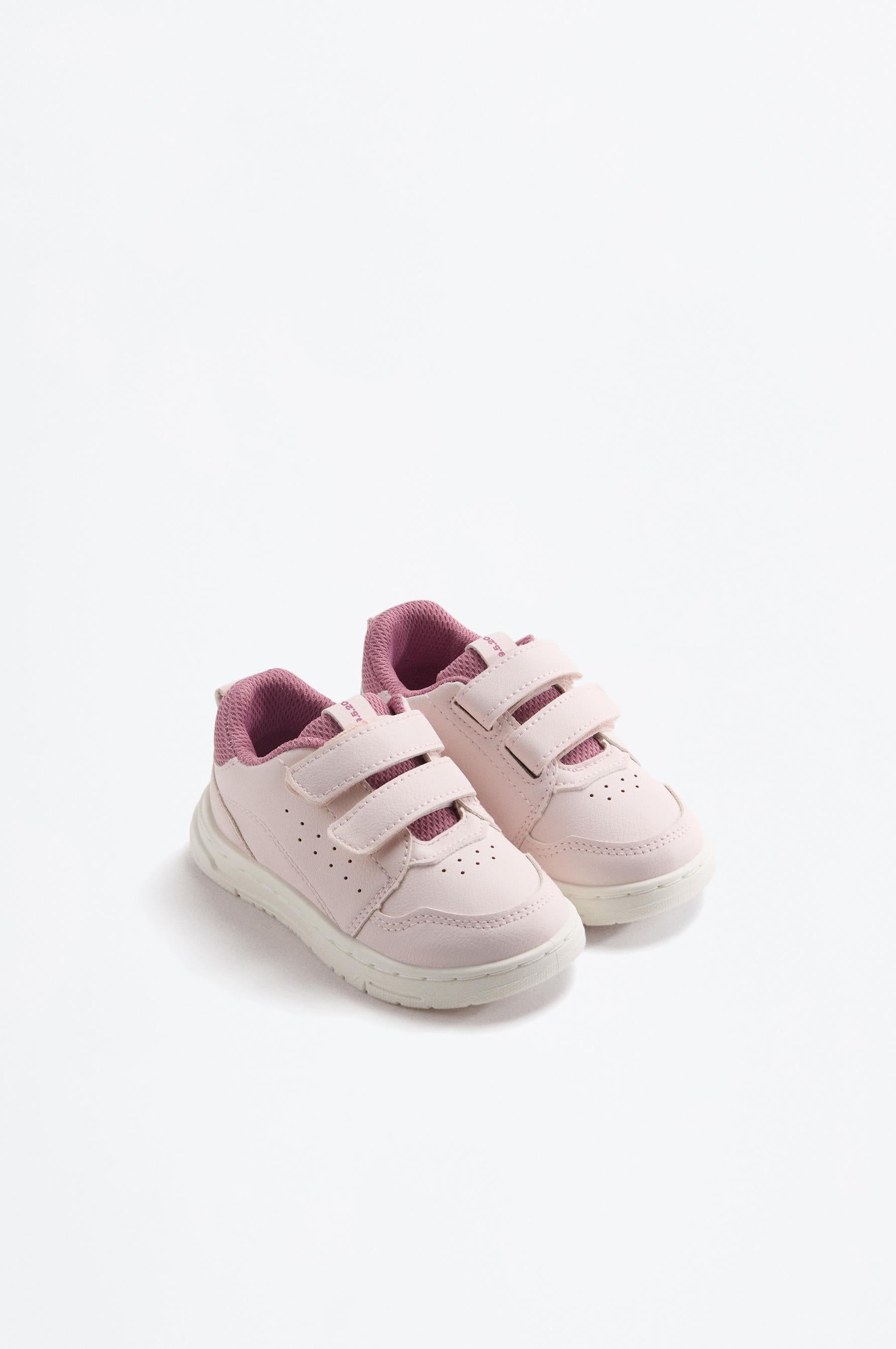 Minimalist athletic shoe