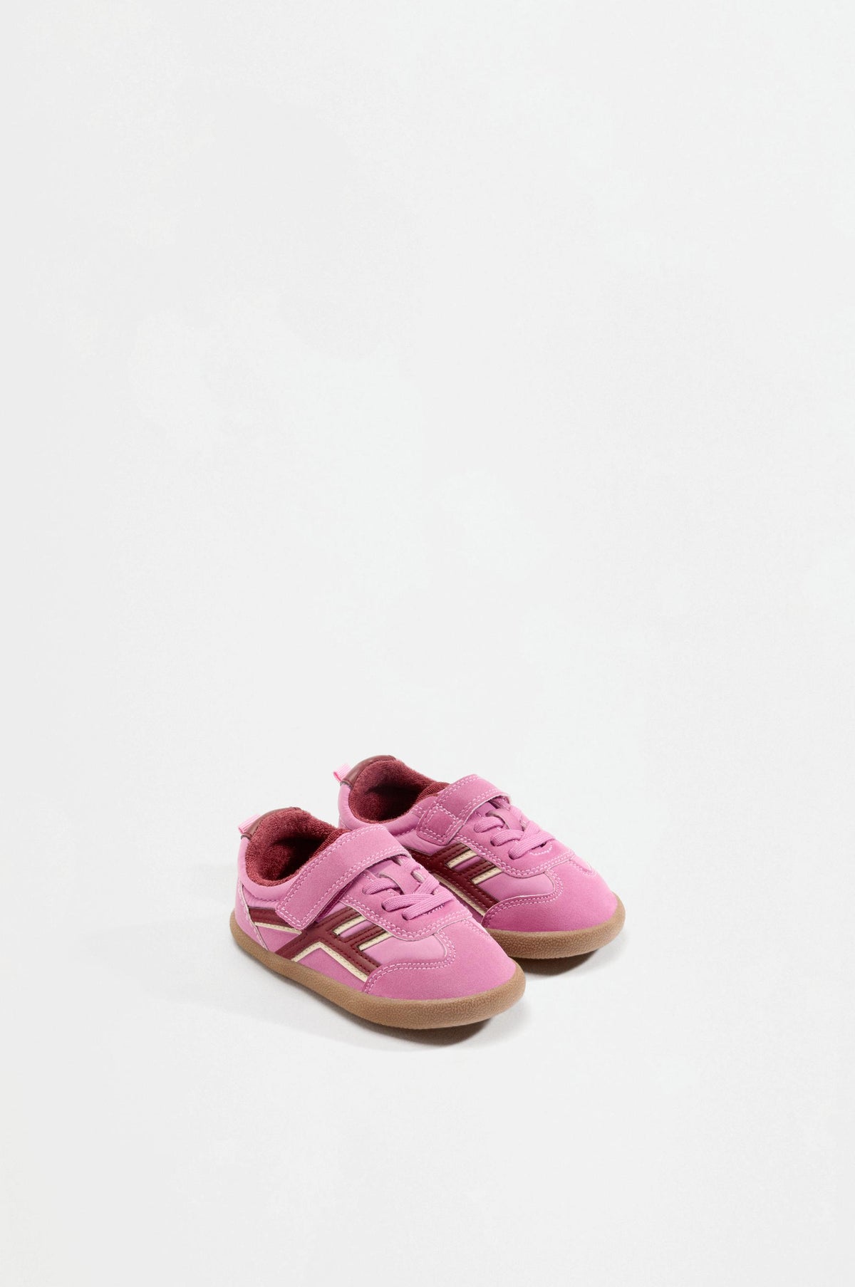 Mixed-material barefoot sneakers