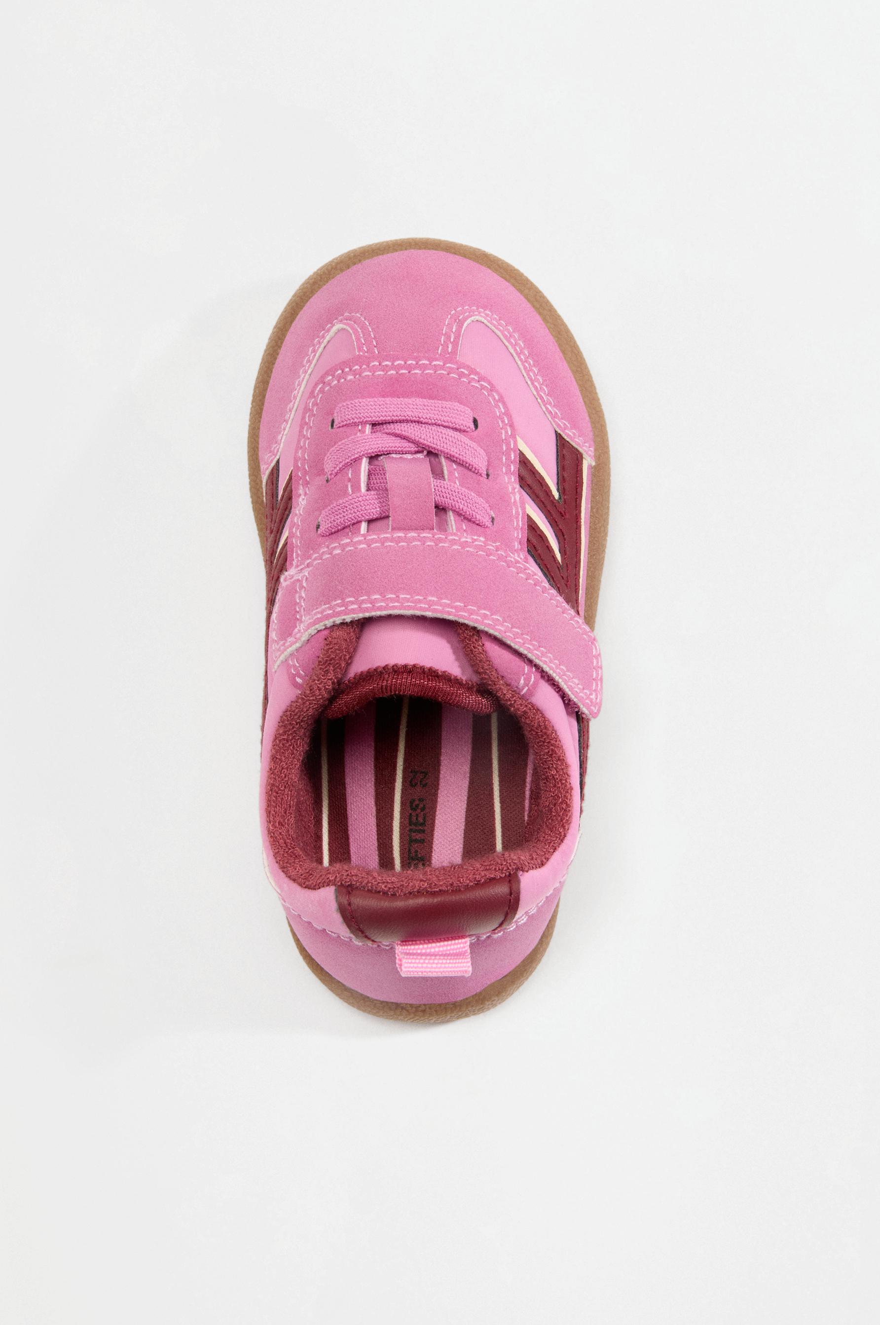 Mixed-material barefoot sneakers