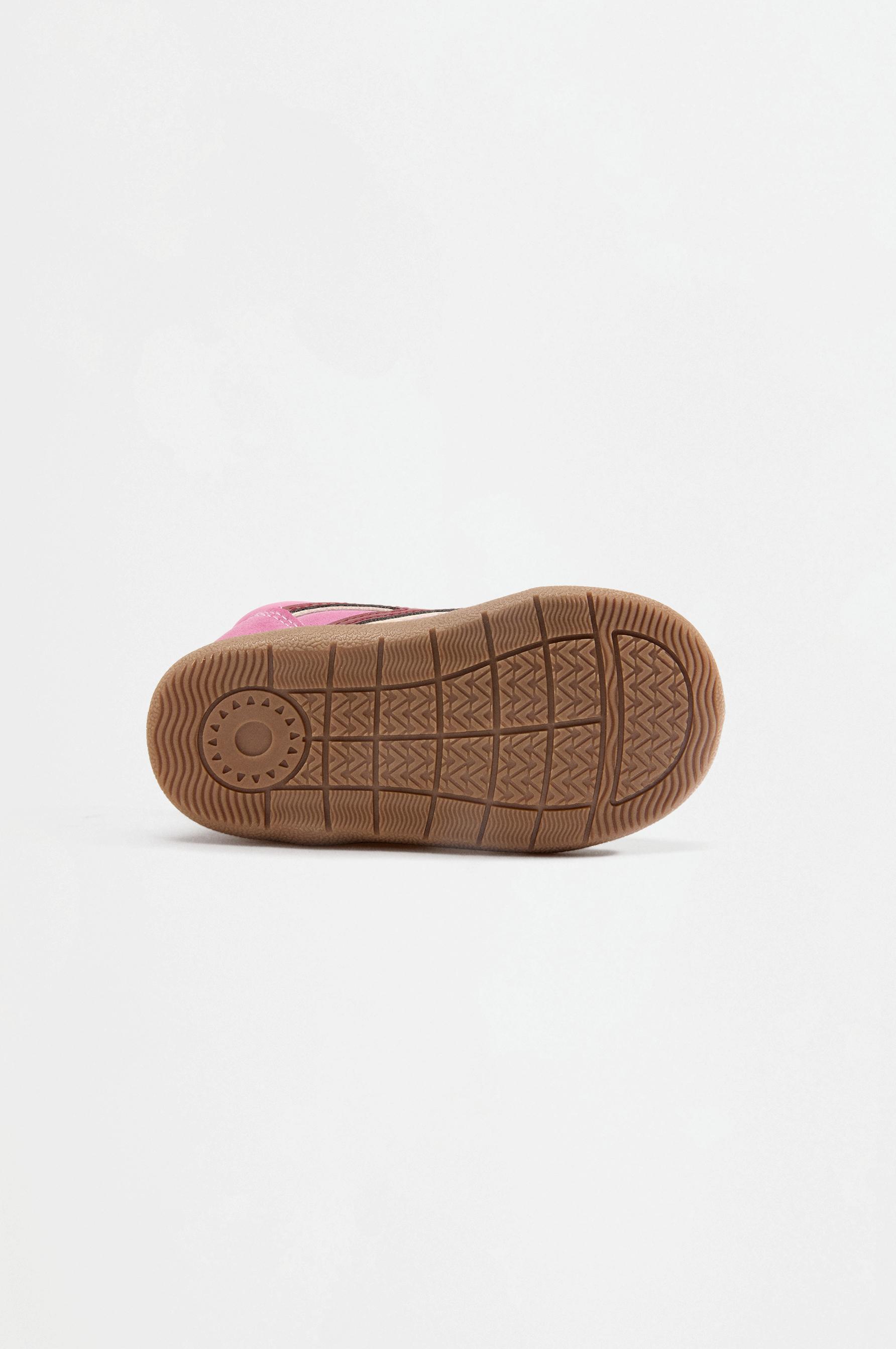 Mixed-material barefoot sneakers