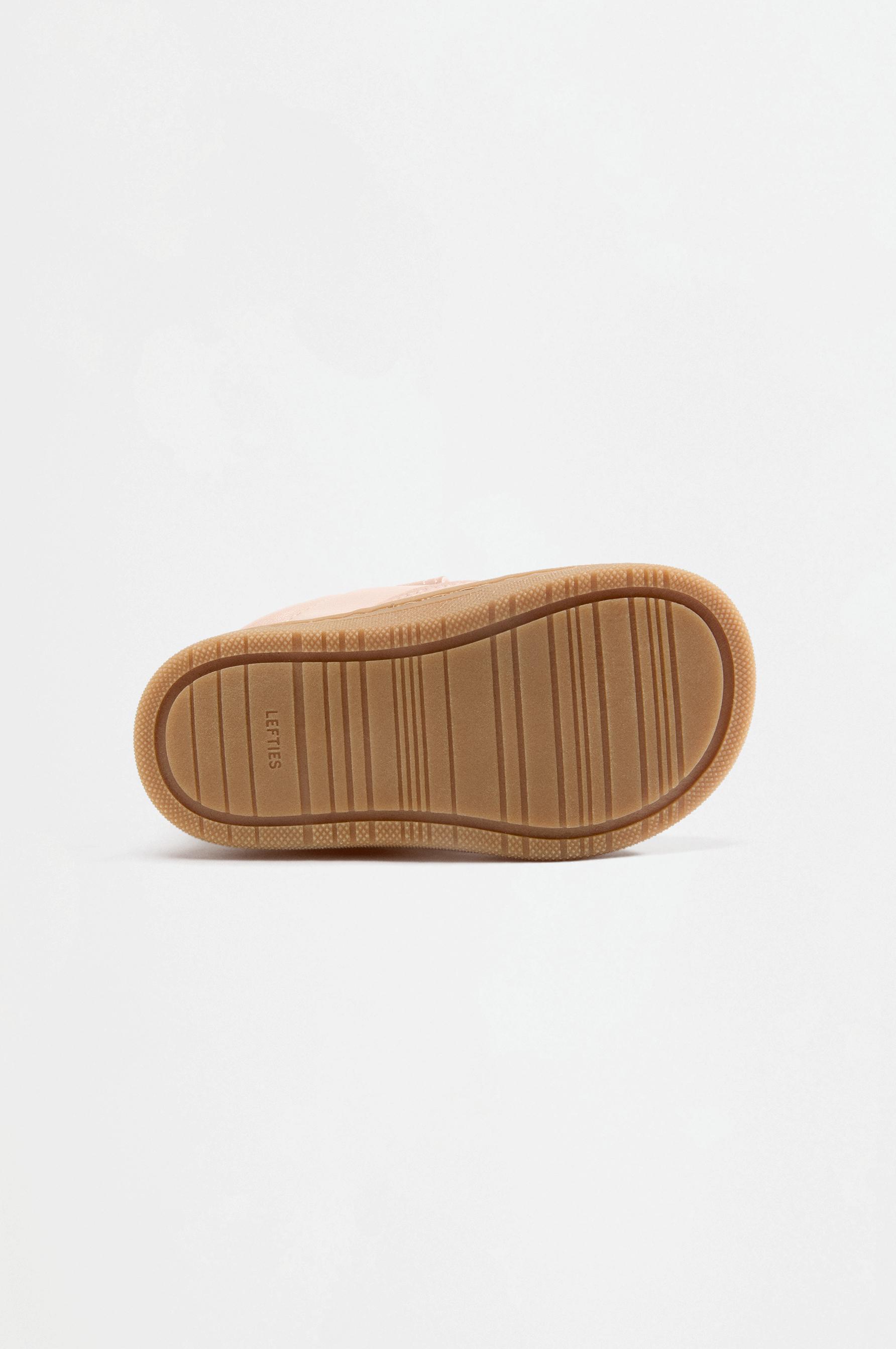 Casual barefoot sneakers