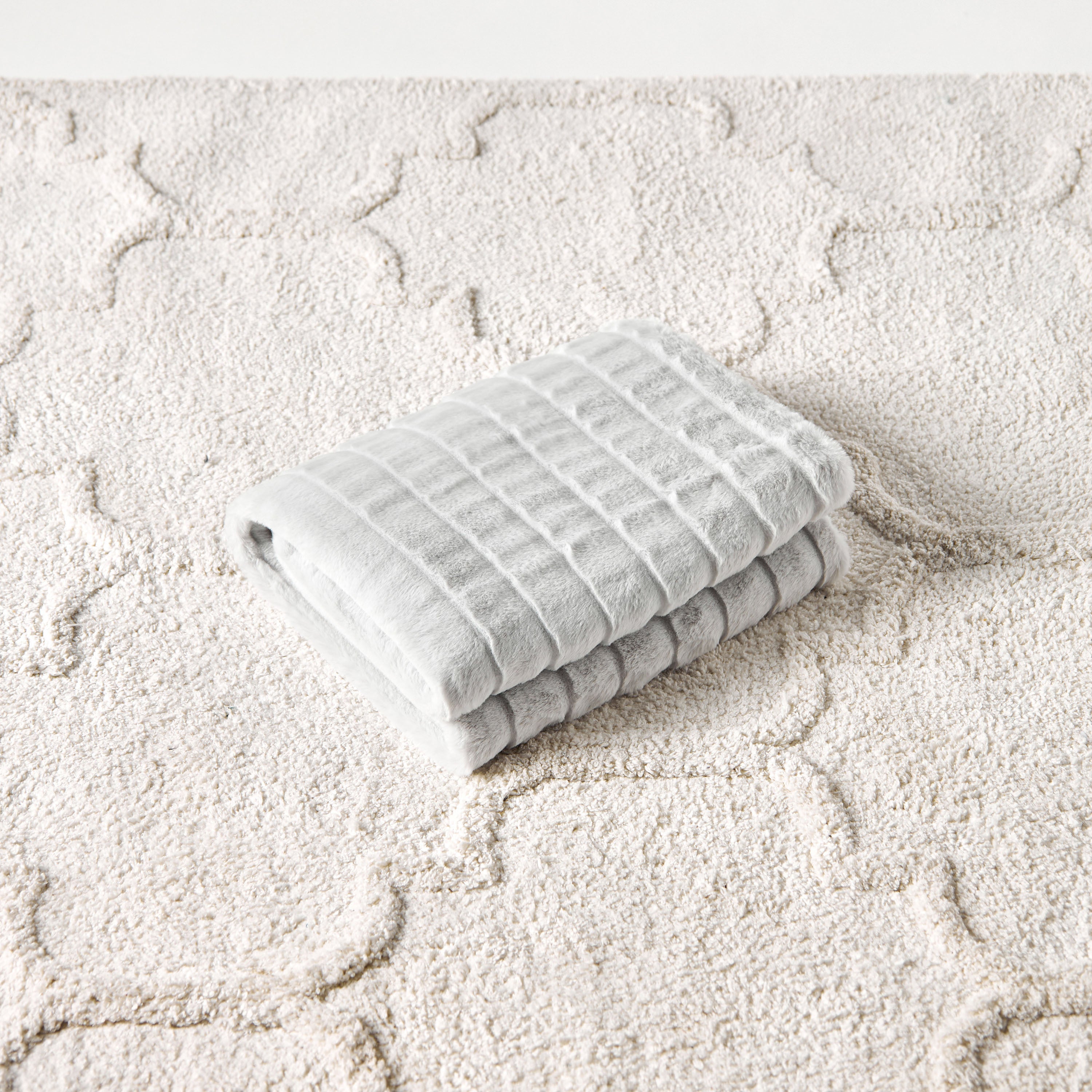Juniors Ribbed Faux Fur Blanket - 100x127 cms