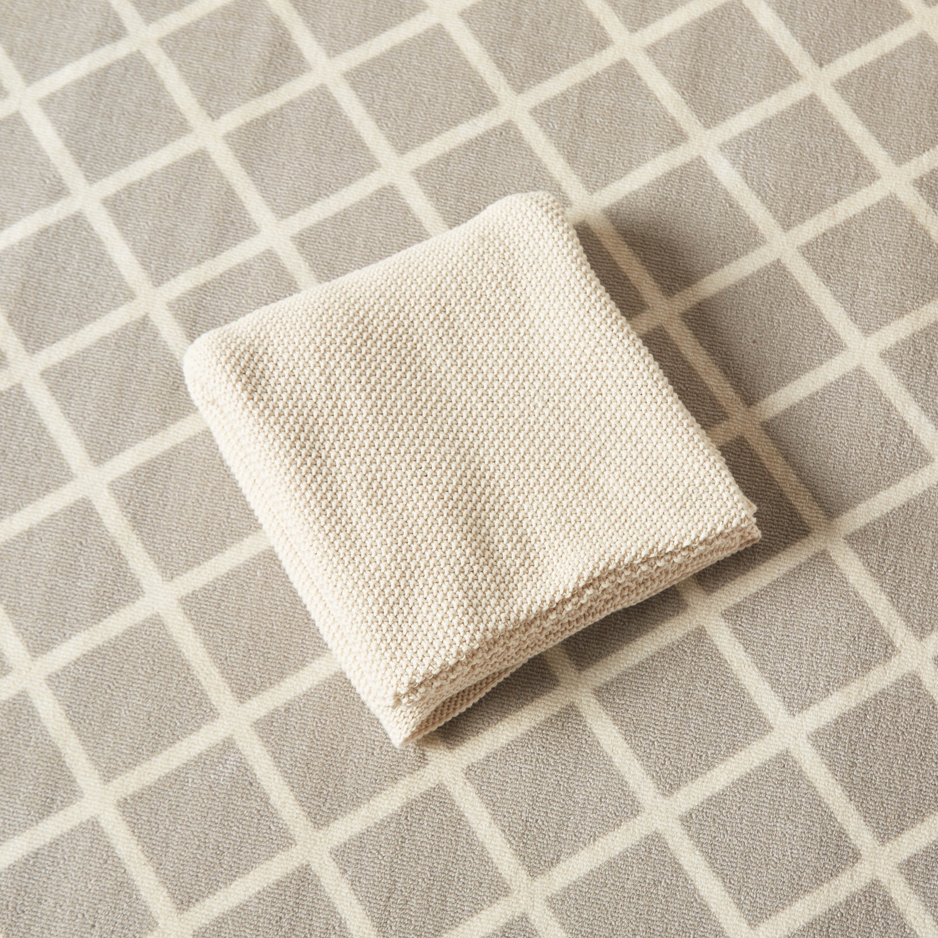 Juniors Solid Knitted Blanket - 100x80 cms