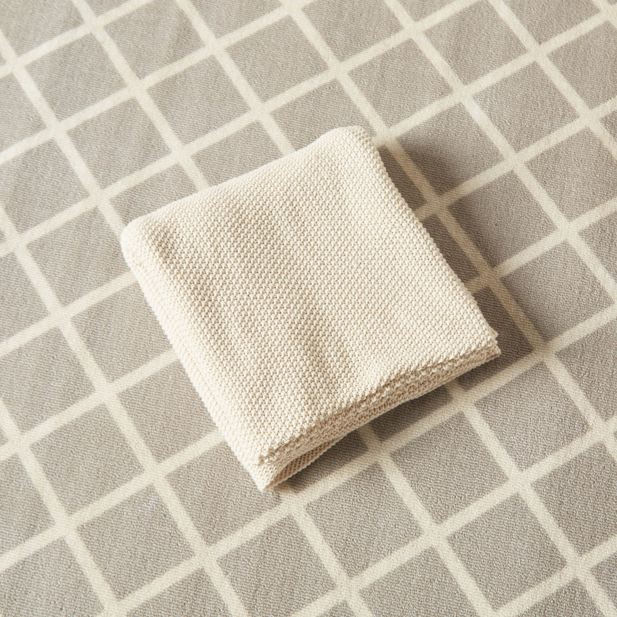 Juniors Solid Knitted Blanket - 100x80 cms