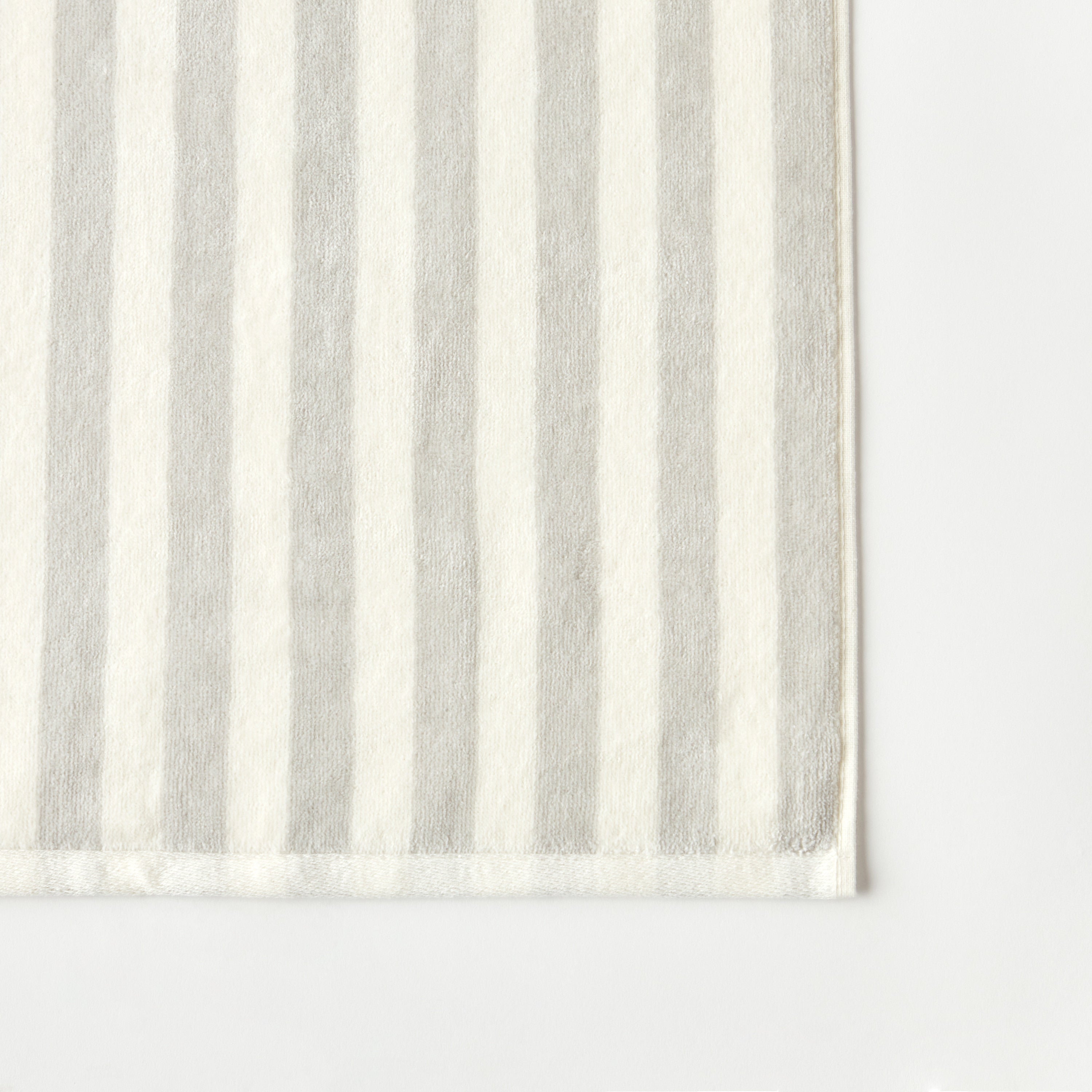 Juniors Striped Bath Towel - 70x140 cm