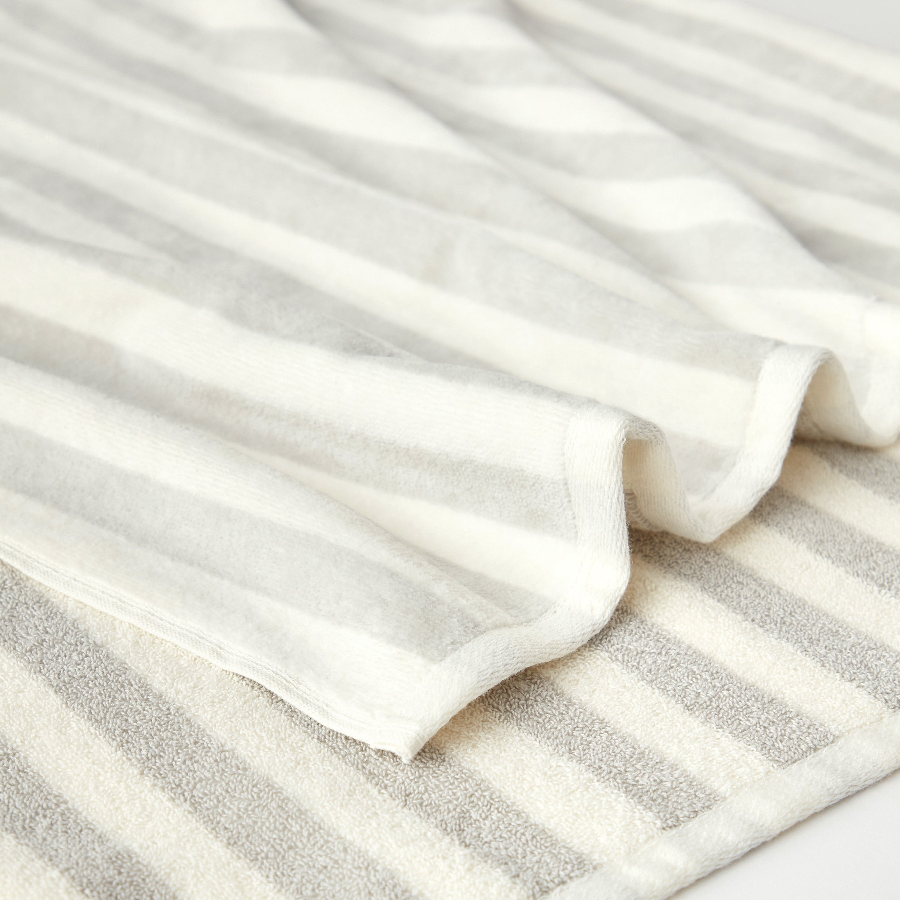 Juniors Striped Bath Towel - 70x140 cm
