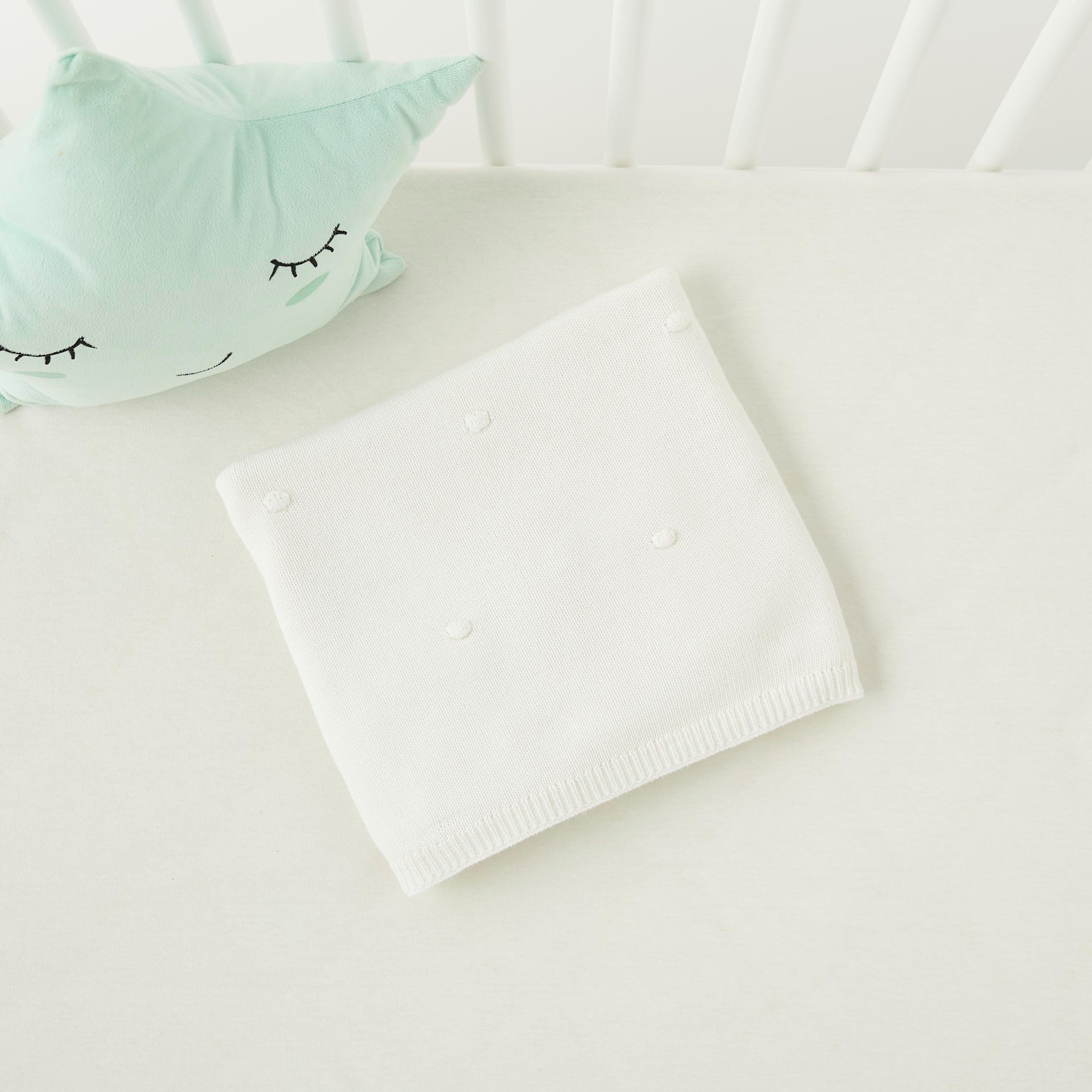Giggles Knitted Bubble Throw - 80x100 cm