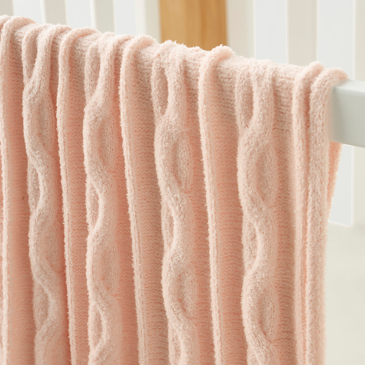 Giggles Cable Knitted Throw - 80x100 cm
