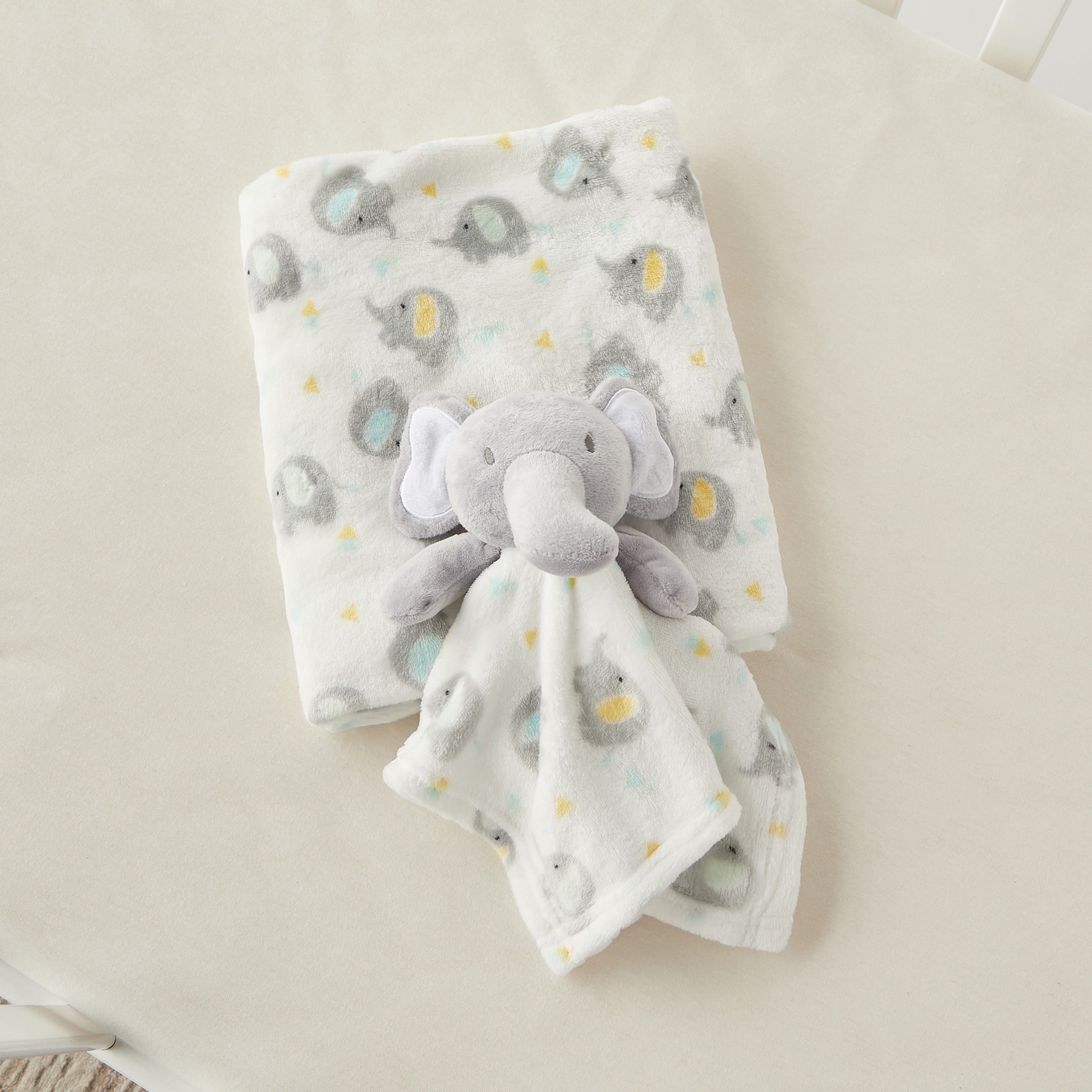 Juniors All-Over Elephant Print Blanket with Soft Toy - 75x90 cm