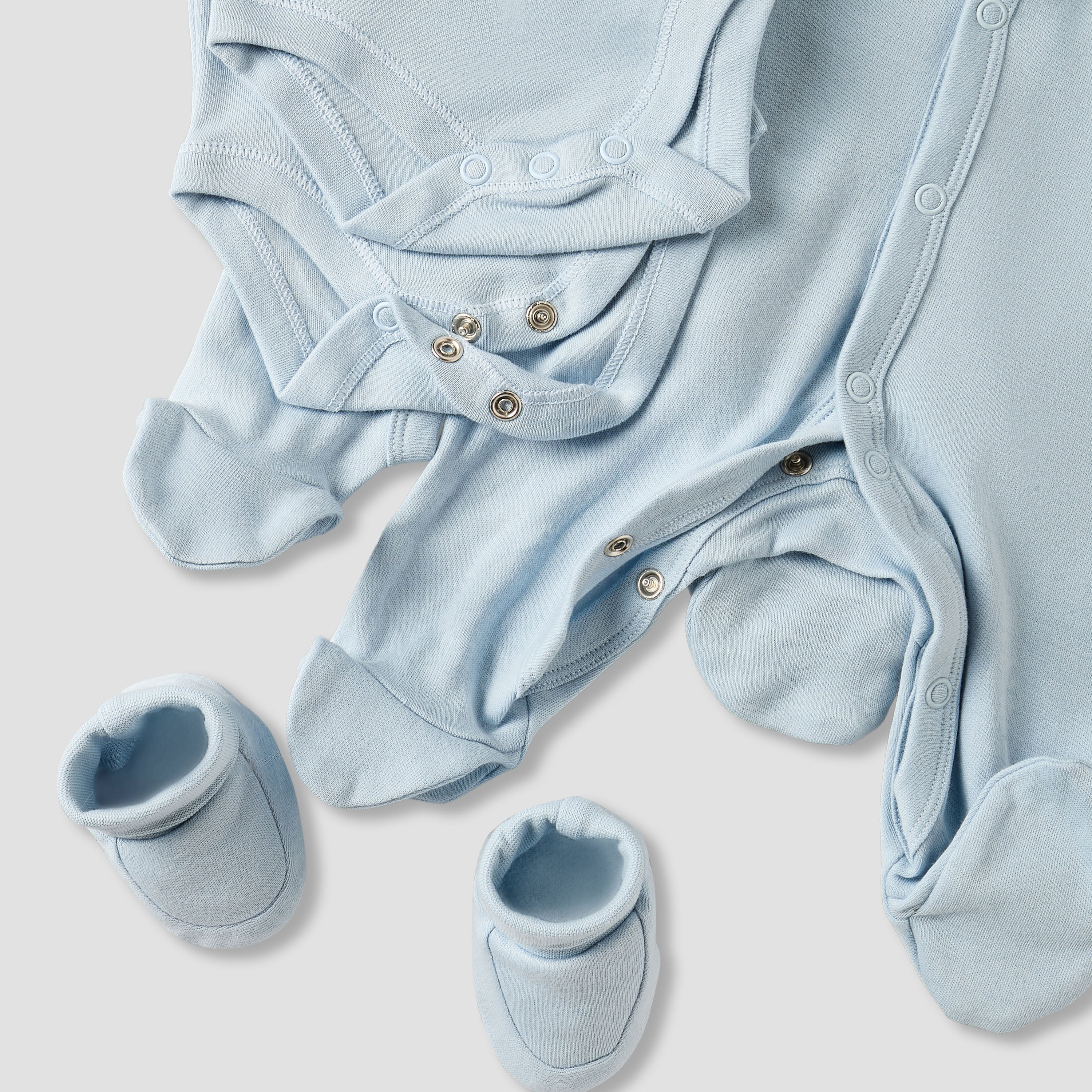 Set of 8 Juniors Clothing Gift Set with Snap Button Closure