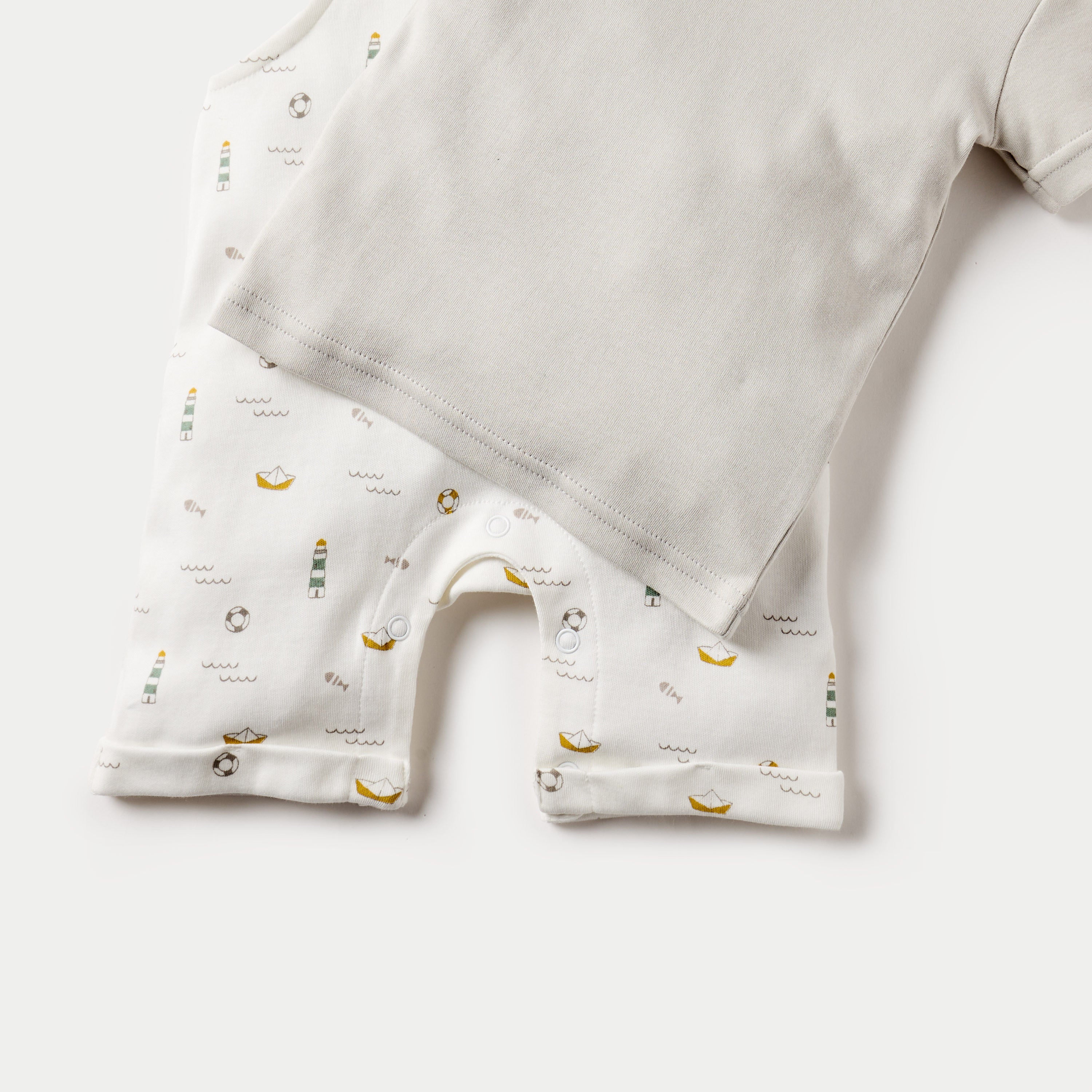 Juniors Solid Short Sleeves T-shirt and Printed Dungaree Set