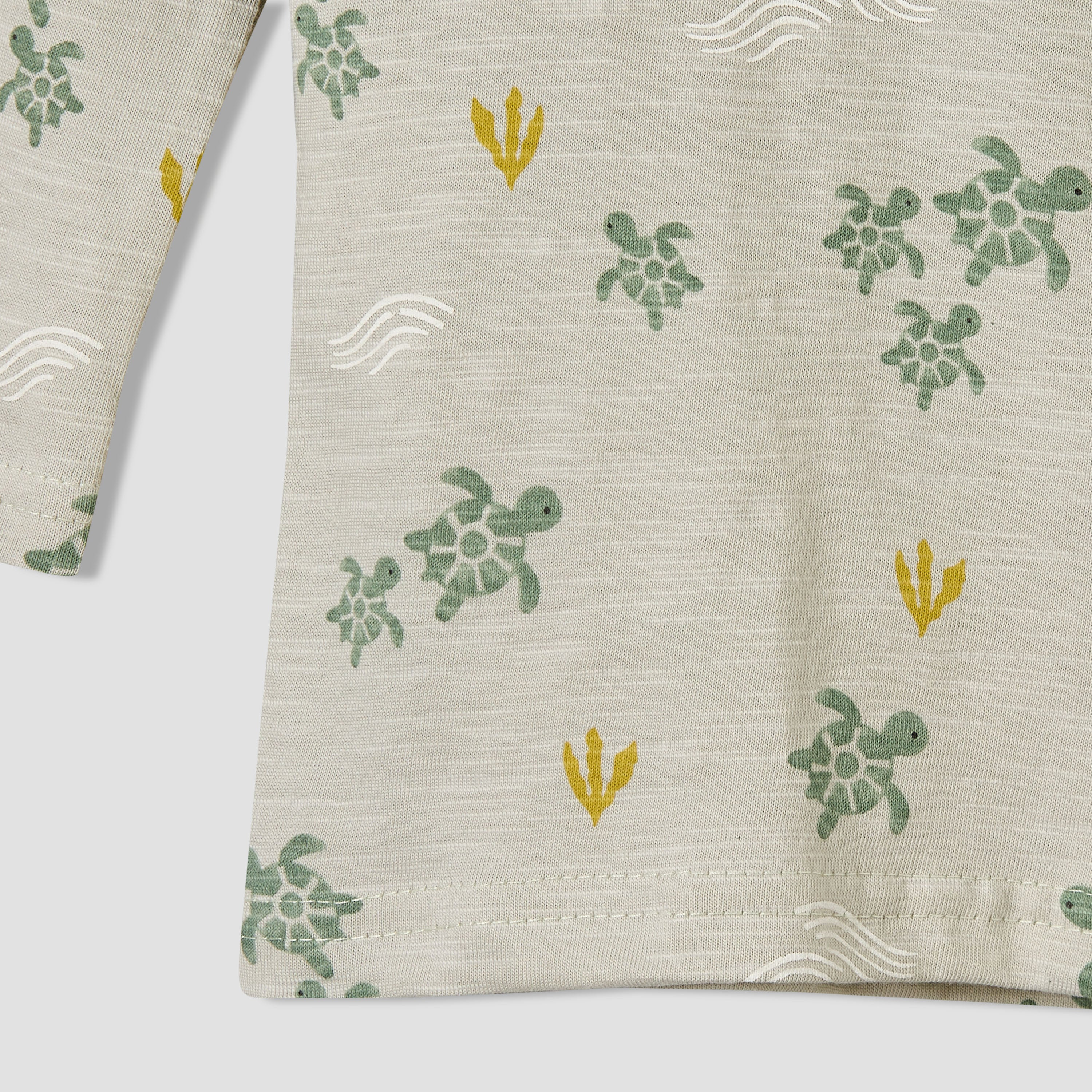Juniors Cotton Round Neck Long Sleeves Pyjama Set with Turtle Print