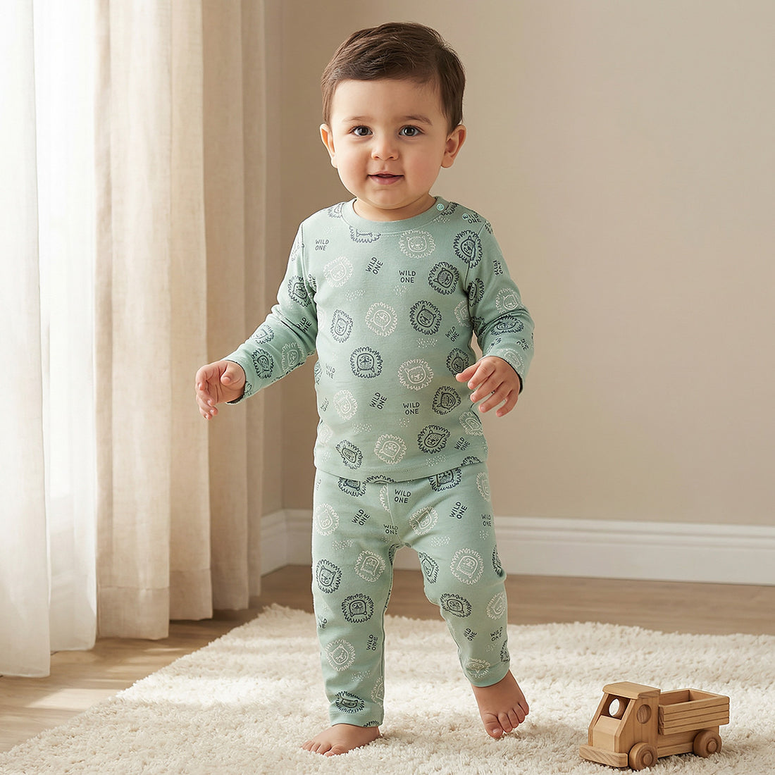 Juniors Lion Print Long Sleeve T-shirt and Pyjama Set - Green / 18-24 mths