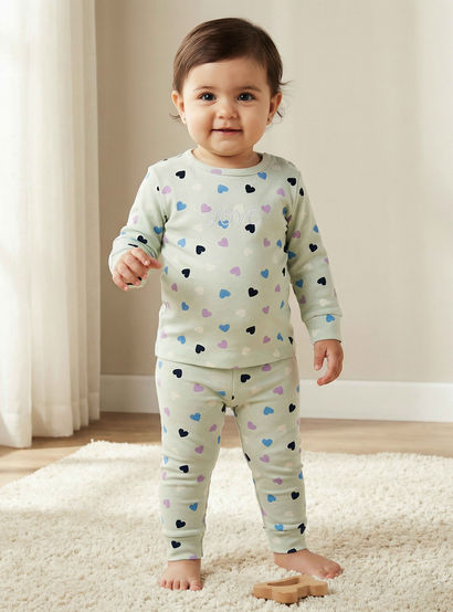 Juniors Cotton Round Neck Long Sleeves Pyjama Set with Heart Print-baby-girls-clothing-nightwear-pyjamasets-image-1