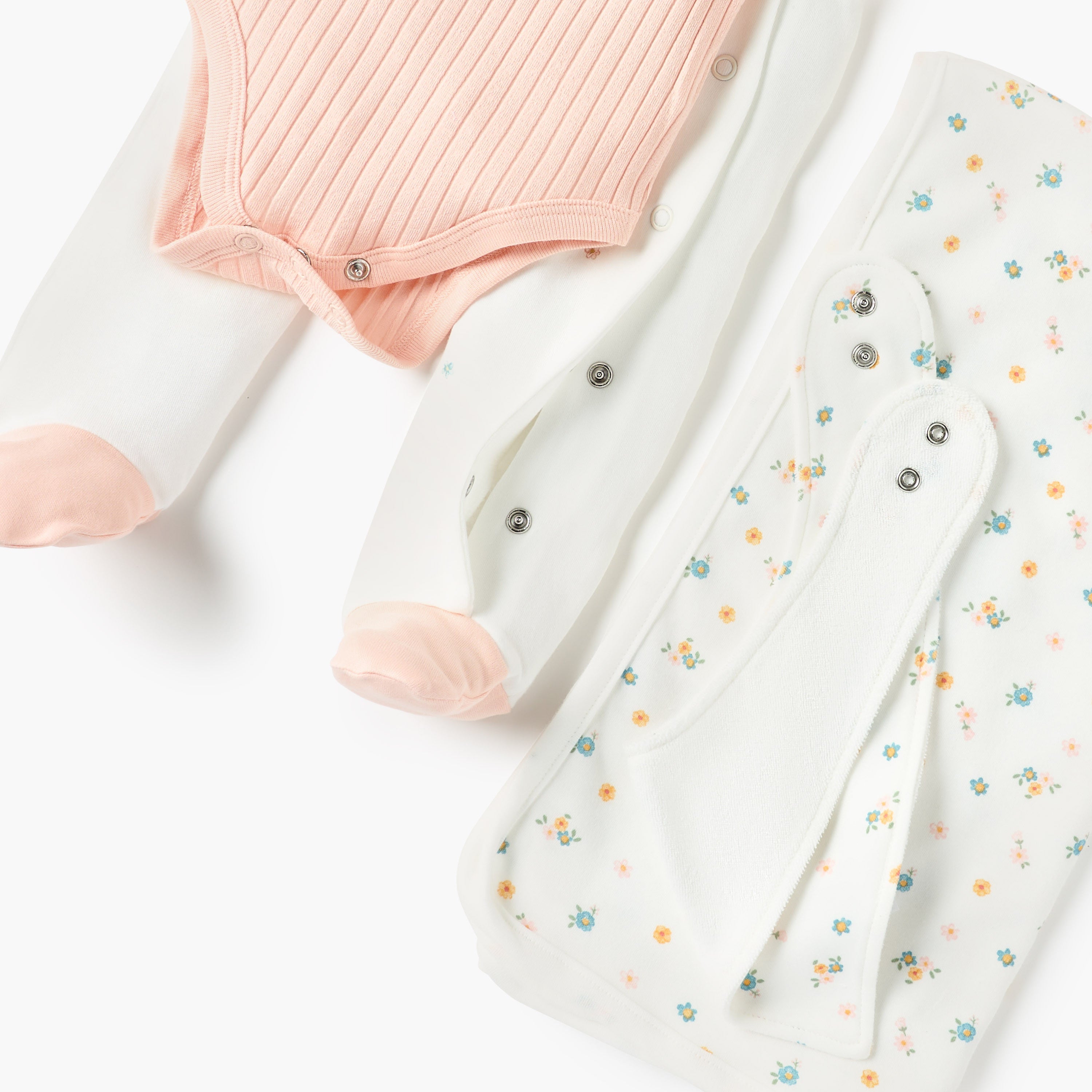 Juniors 5-Piece Assorted Clothing Gift Set