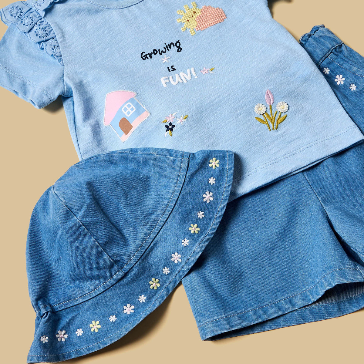 Applique Detail T-shirt with Shorts and Cap Set