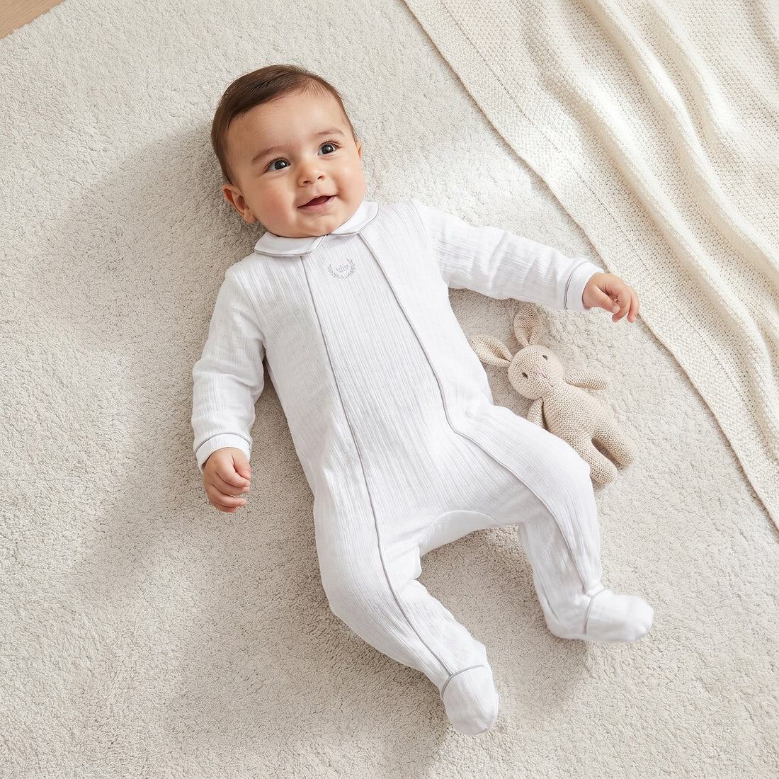 Giggles Cotton Collared Long Sleeves Sleepsuit with Textured Design - White / 9-12 mths