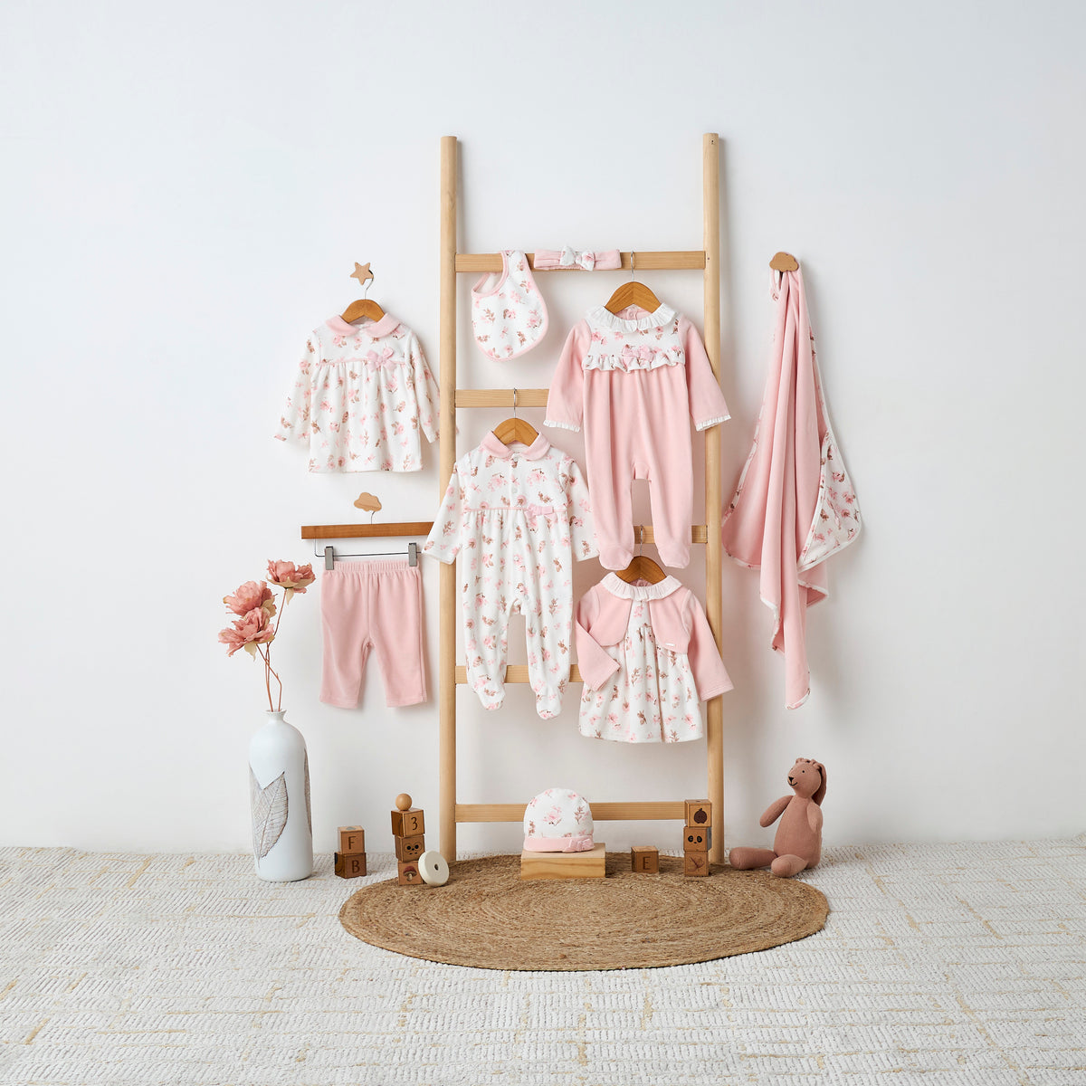 Giggles Pyjama Set with Floral Print - Long Sleeves - Peter Pan Collar