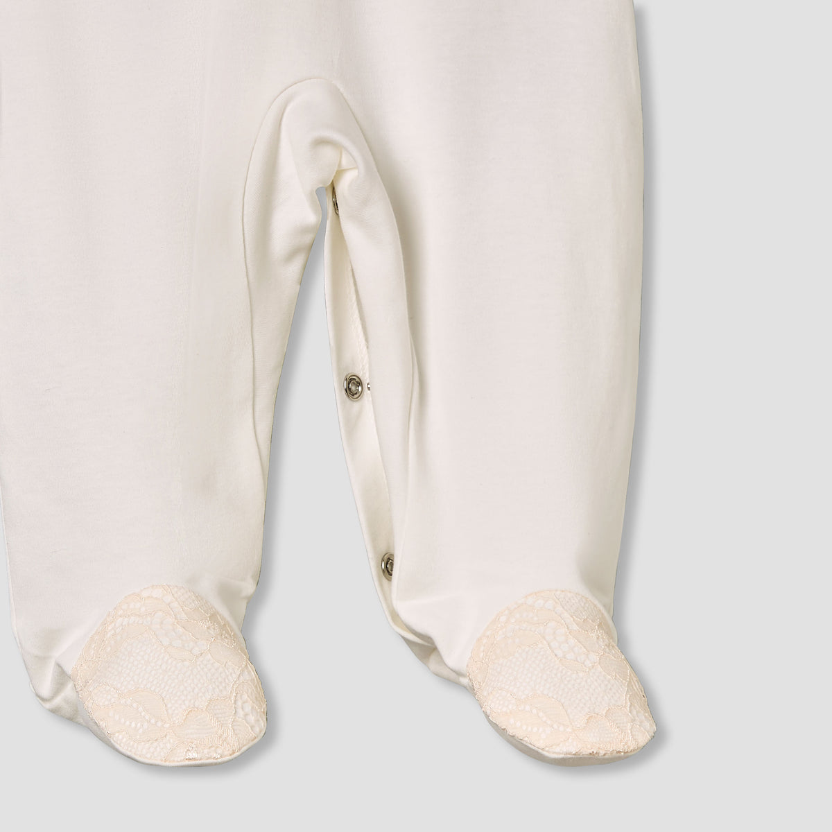 Giggles Cotton Collared Long Sleeves Sleepsuit with Snap Button Closure