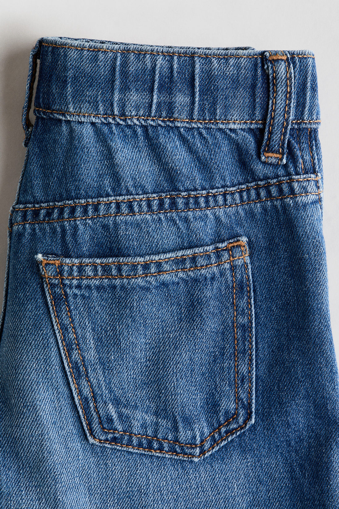 Loose Fit Barrel Jeans