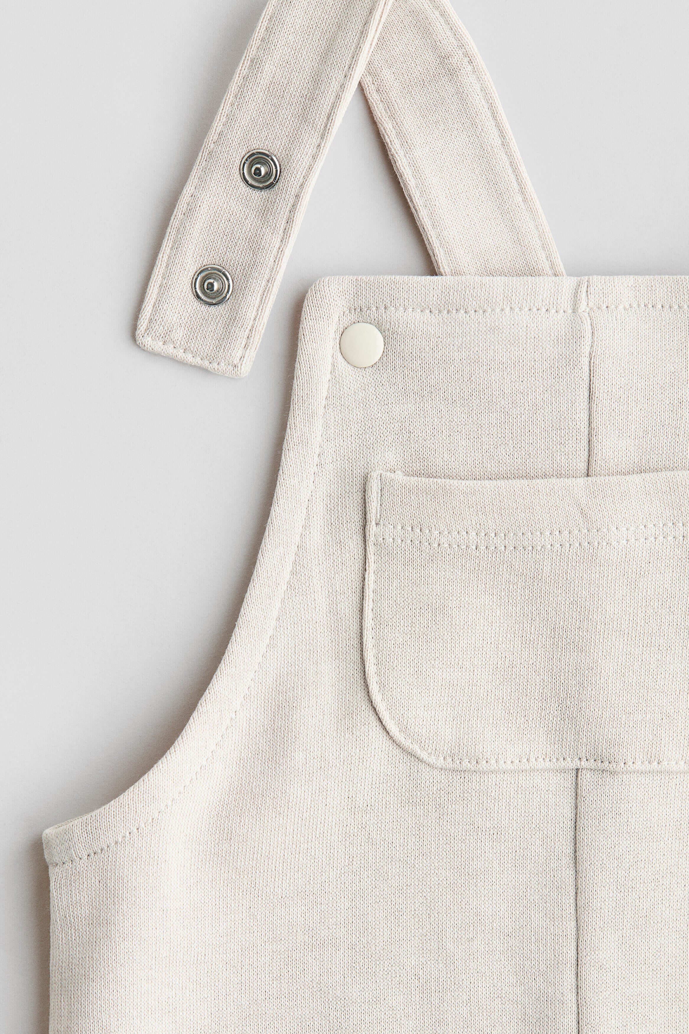 Sweatshirt dungaree shorts