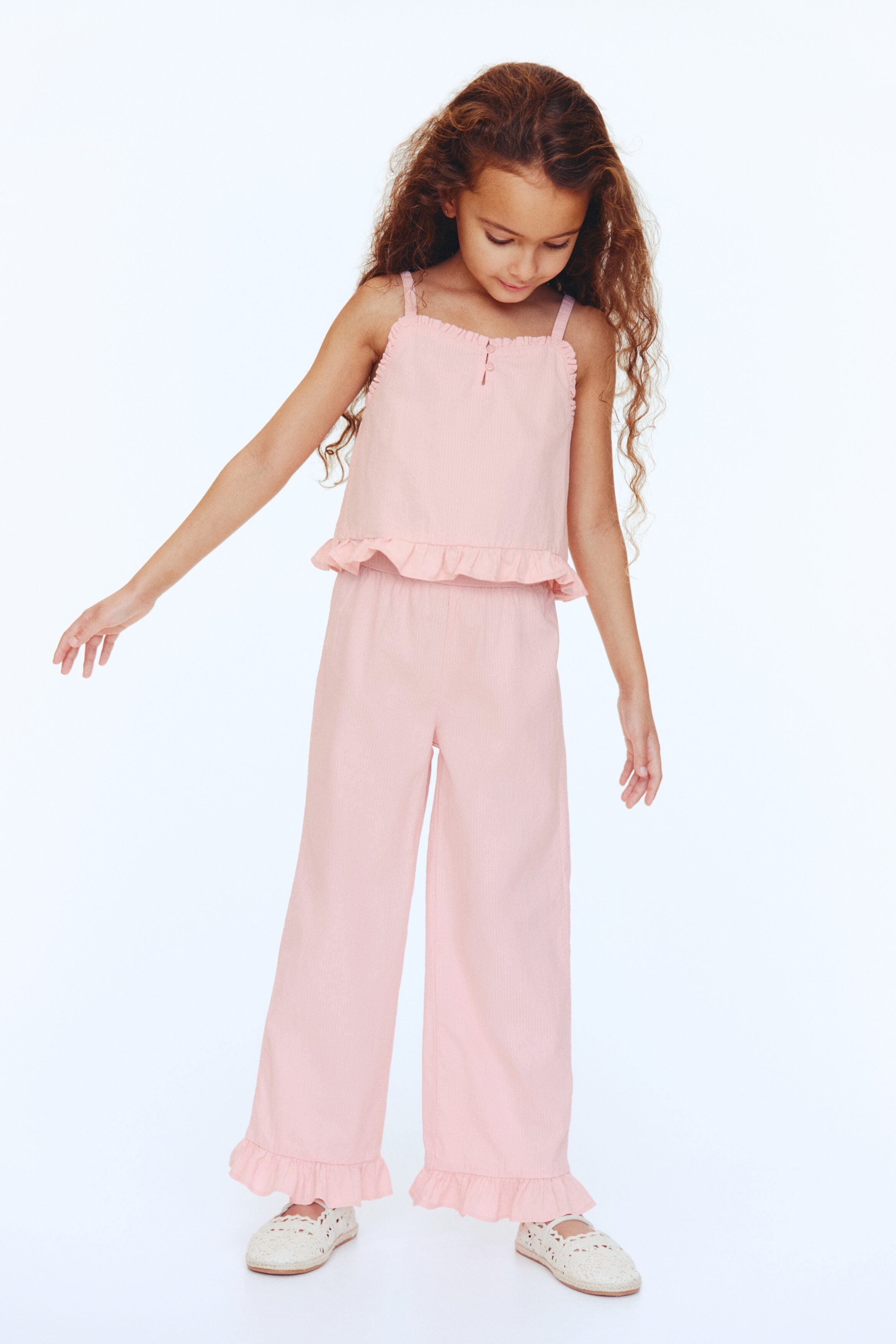 2-piece frill-trimmed seersucker set