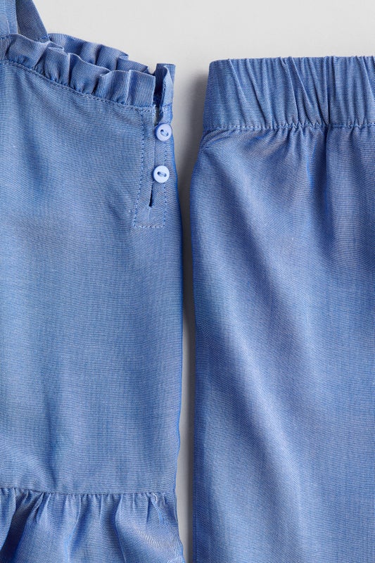 2-piece frill-trimmed seersucker set