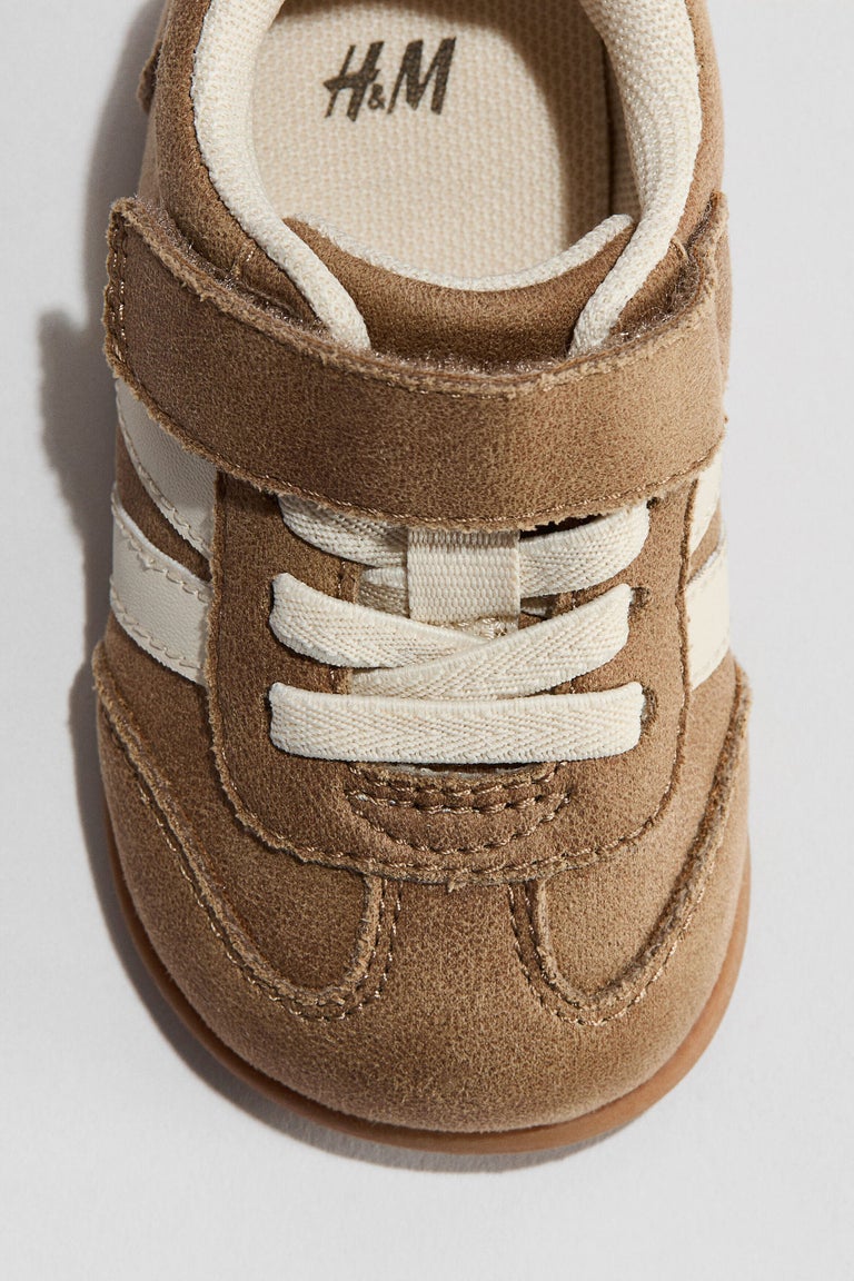 Trainers Image 2 of 4