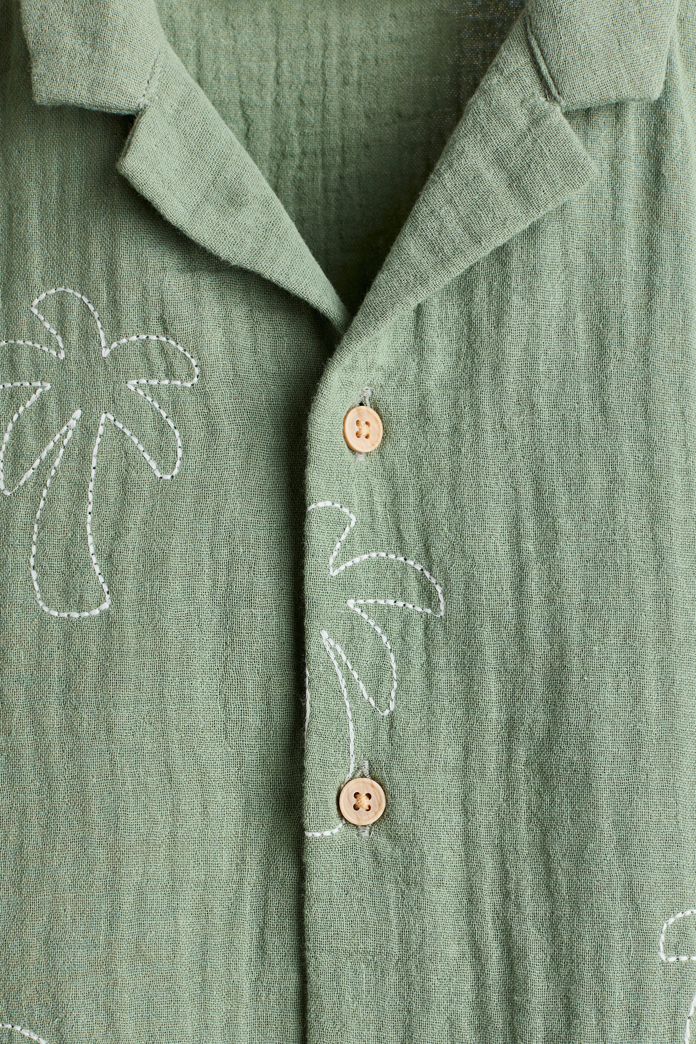 Embroidered muslin resort shirt