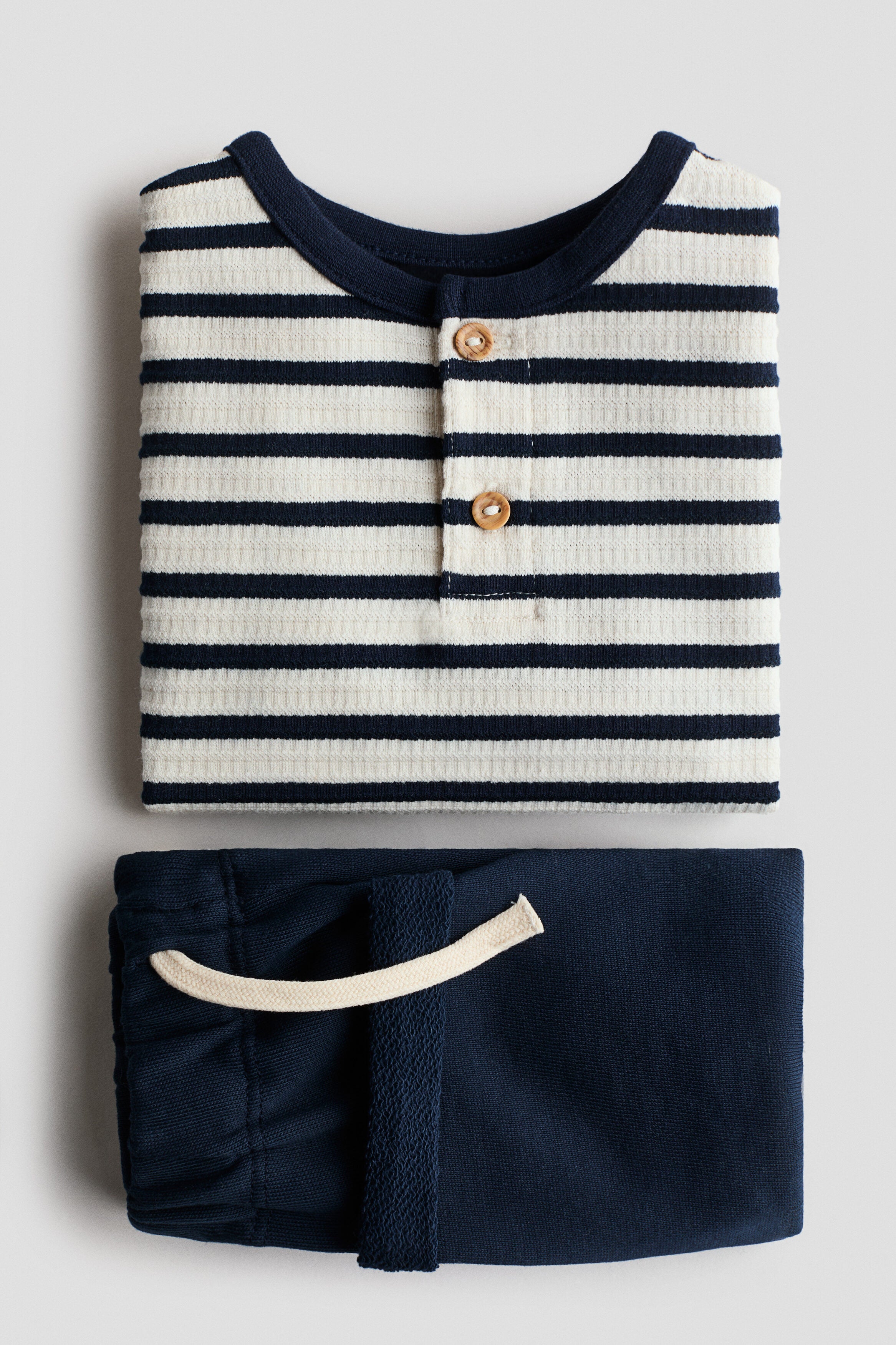 2-piece set