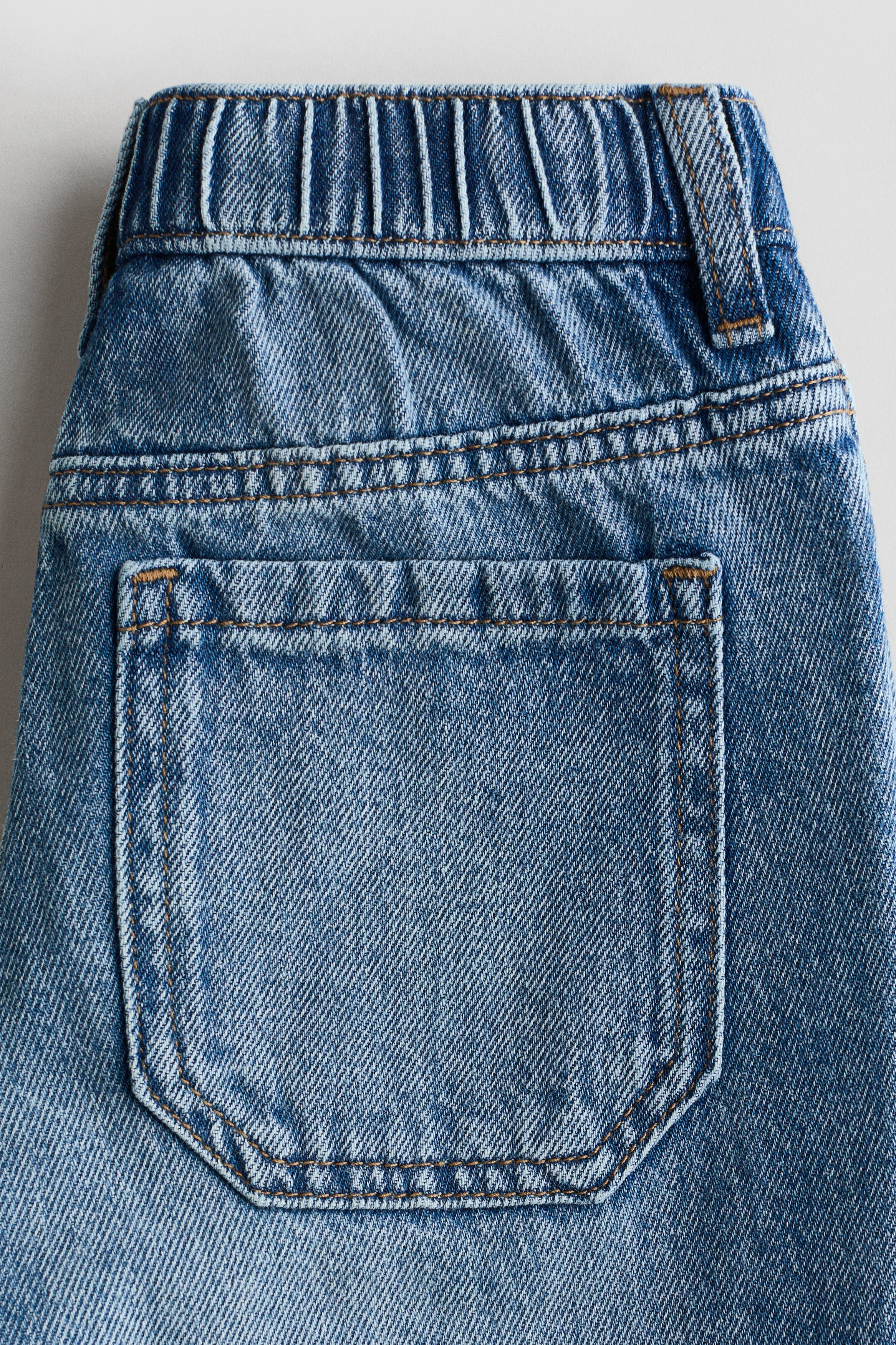 Loose Fit Tapered Leg Jeans