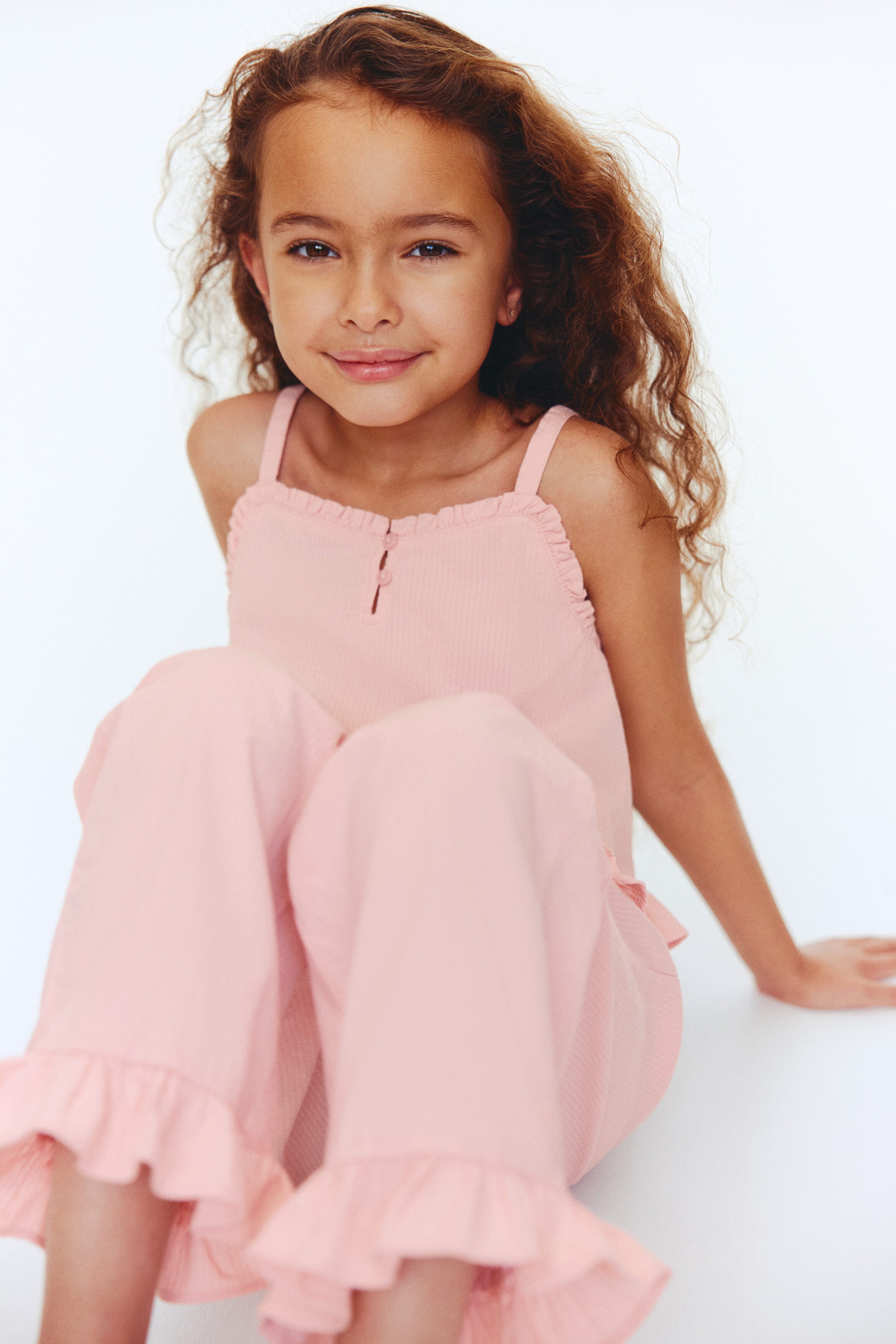 2-piece frill-trimmed seersucker set