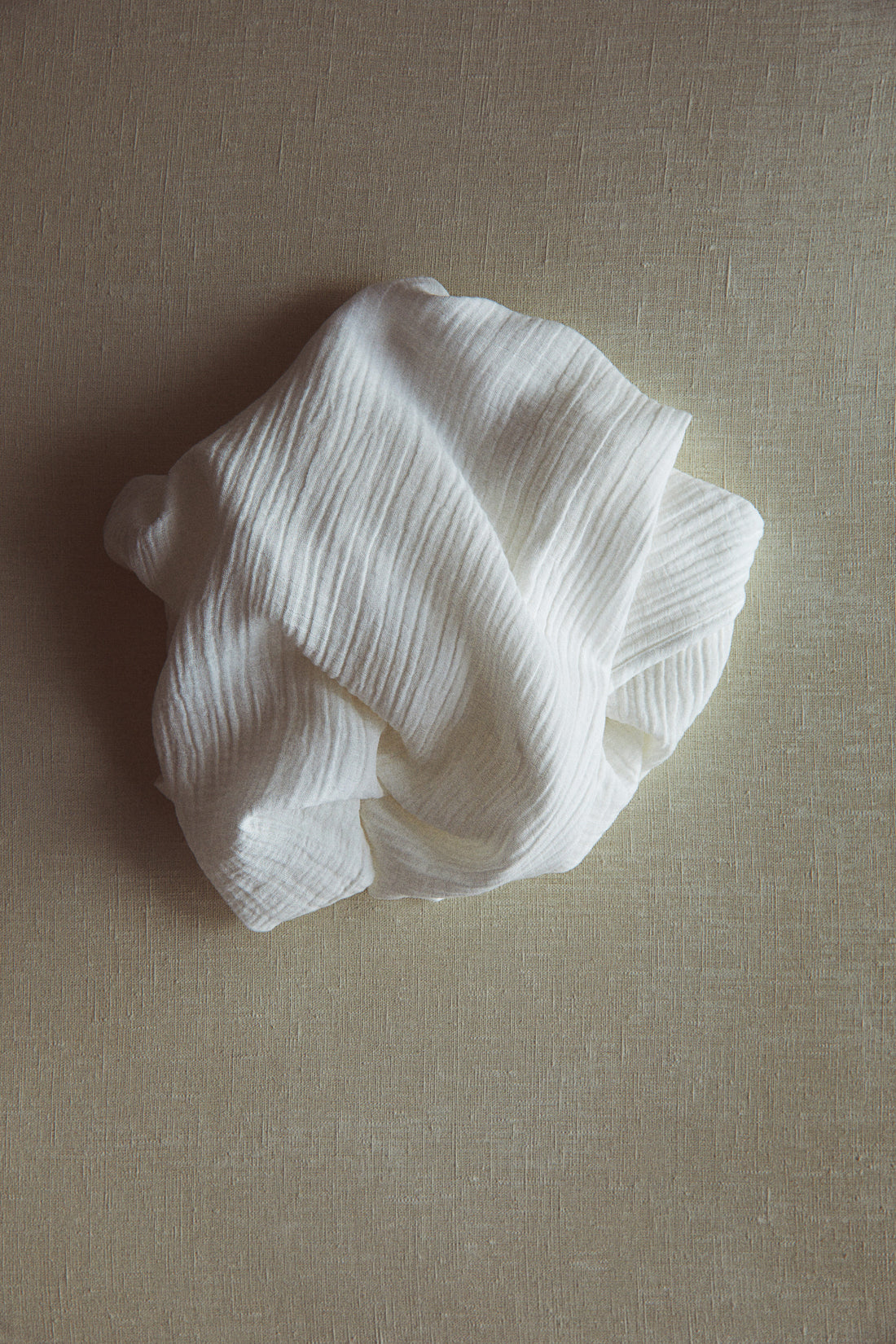 Cotton muslin comfort blanket - White