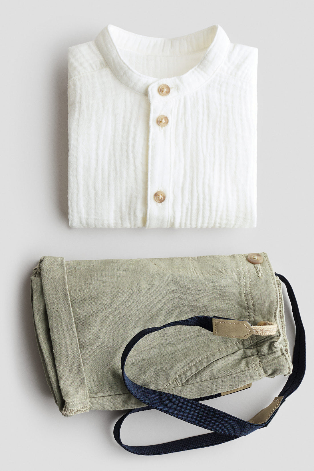 2-piece set with braces - Light Khaki Green White / 4-6 Months