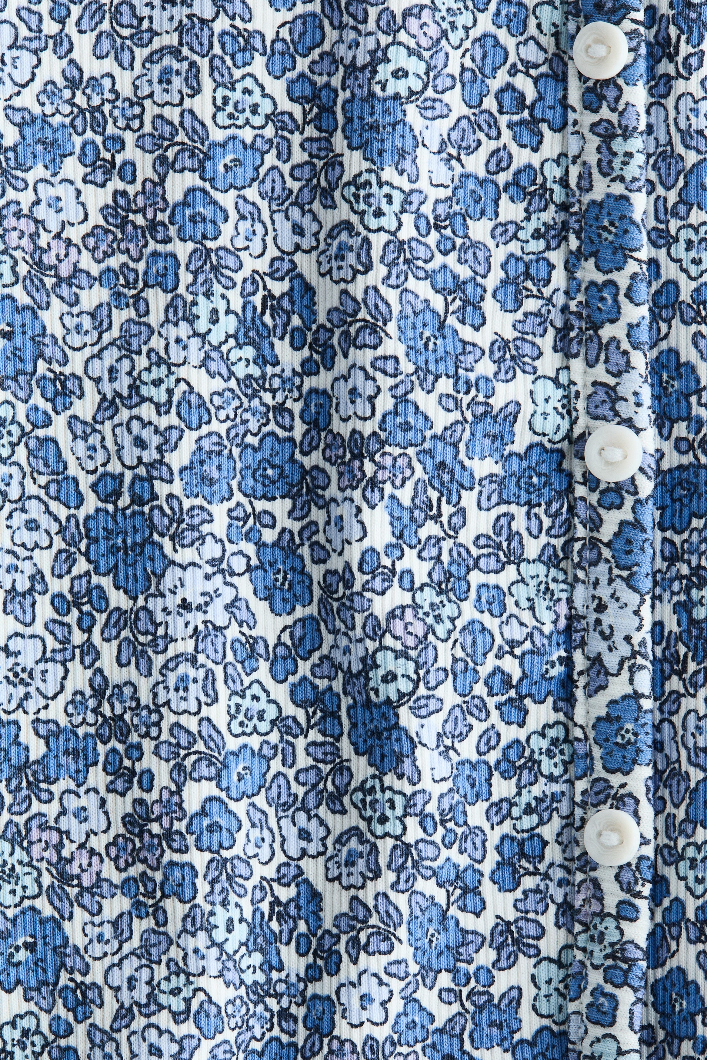 Button-detail ribbed top